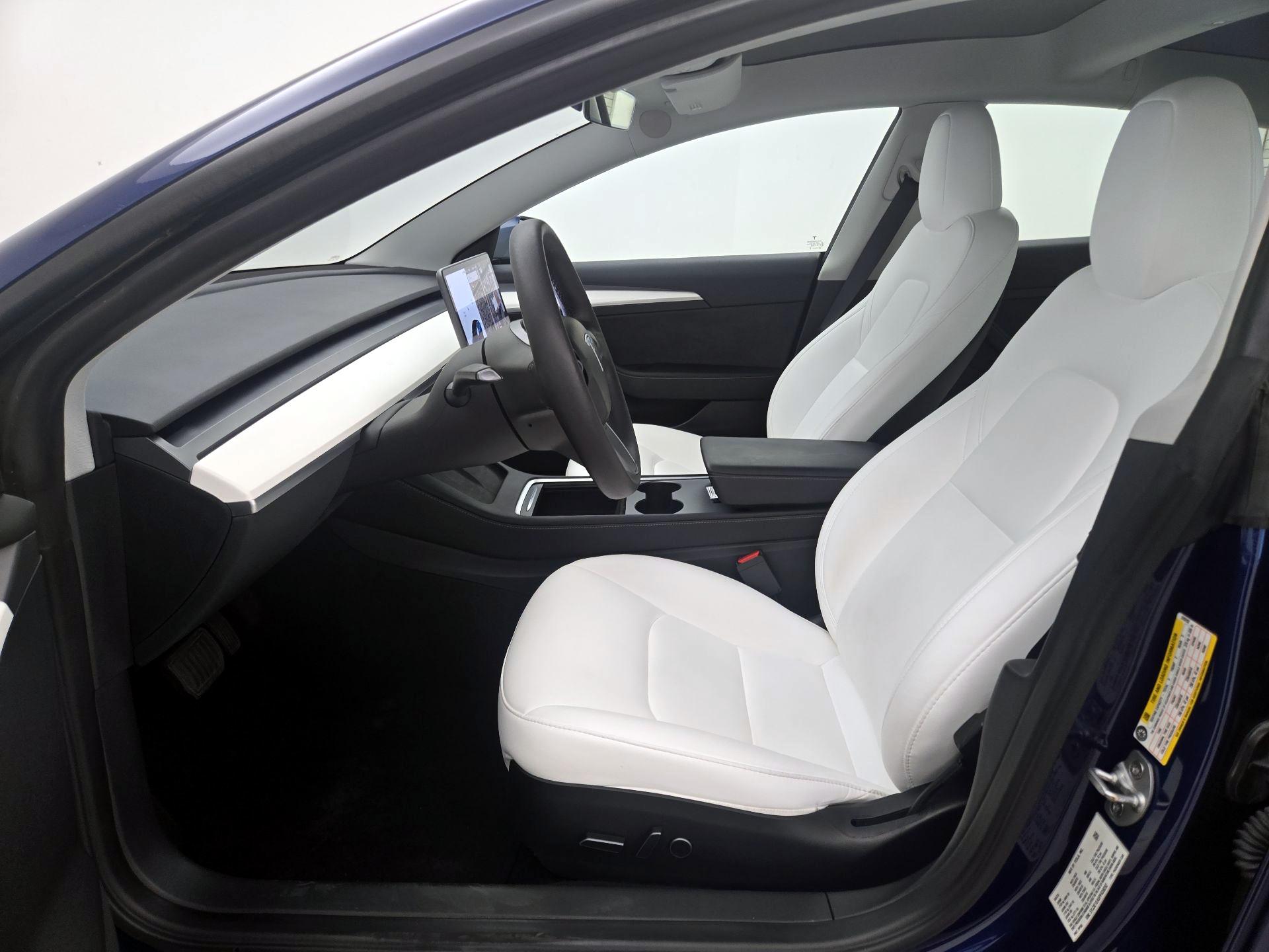 Thumbnail: 2023 Tesla Model 3 - 11
