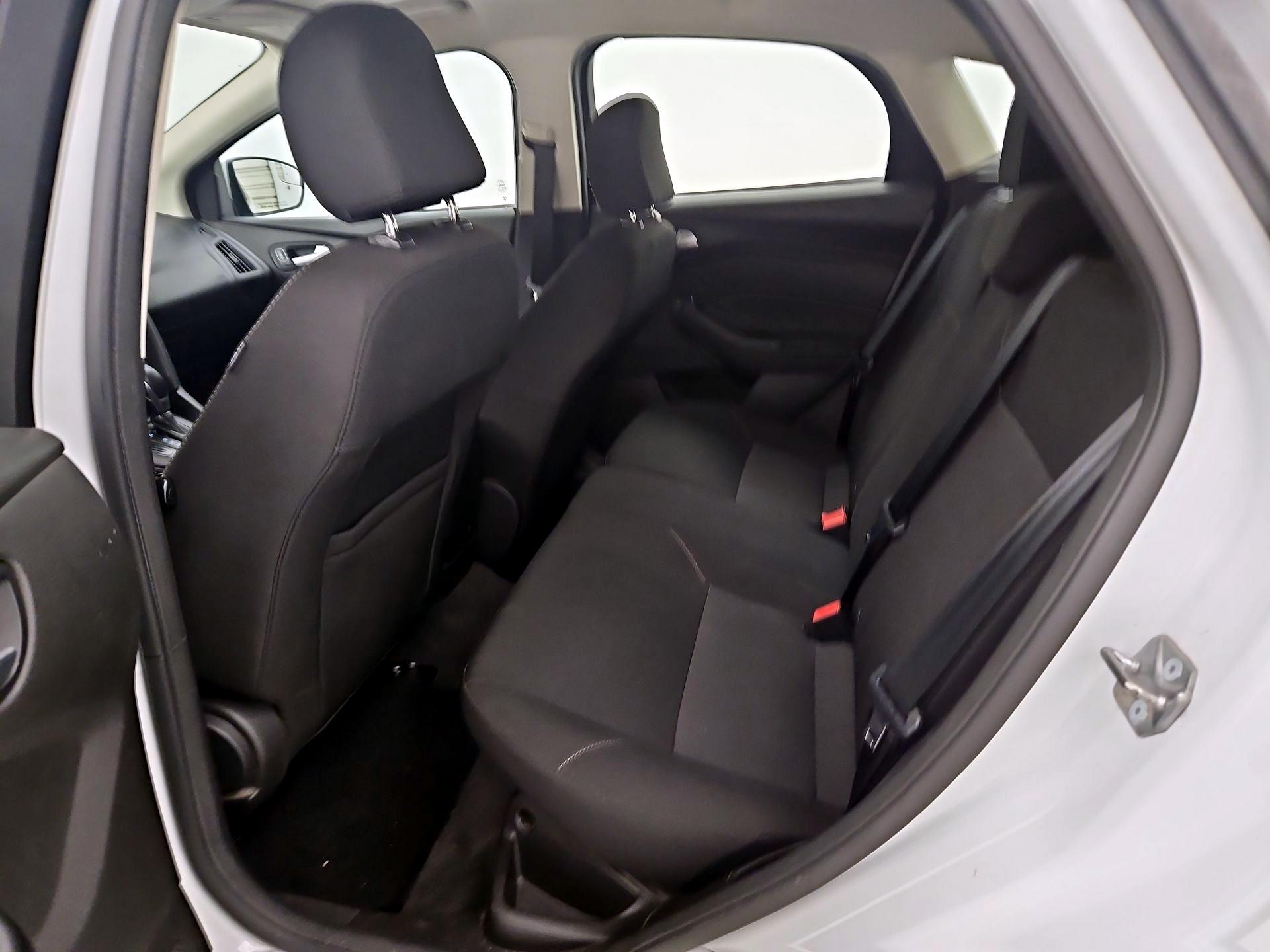 Thumbnail: 2017 Ford Focus - 19