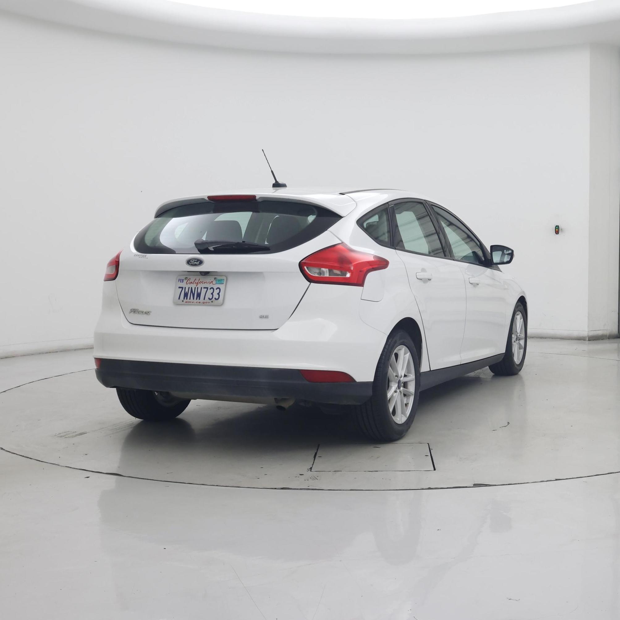 Thumbnail: 2017 Ford Focus - 8