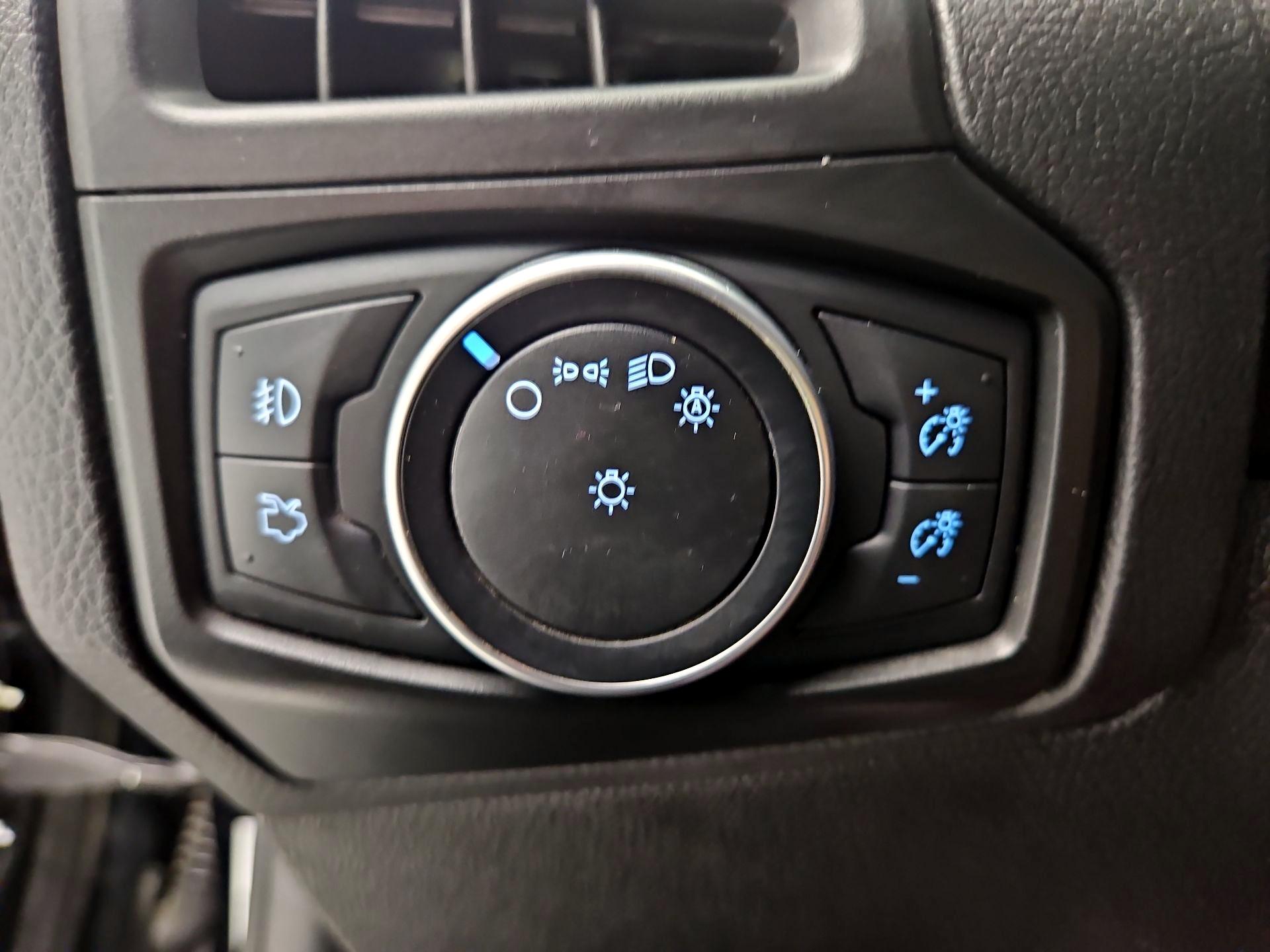 Thumbnail: 2018 Ford Focus - 13