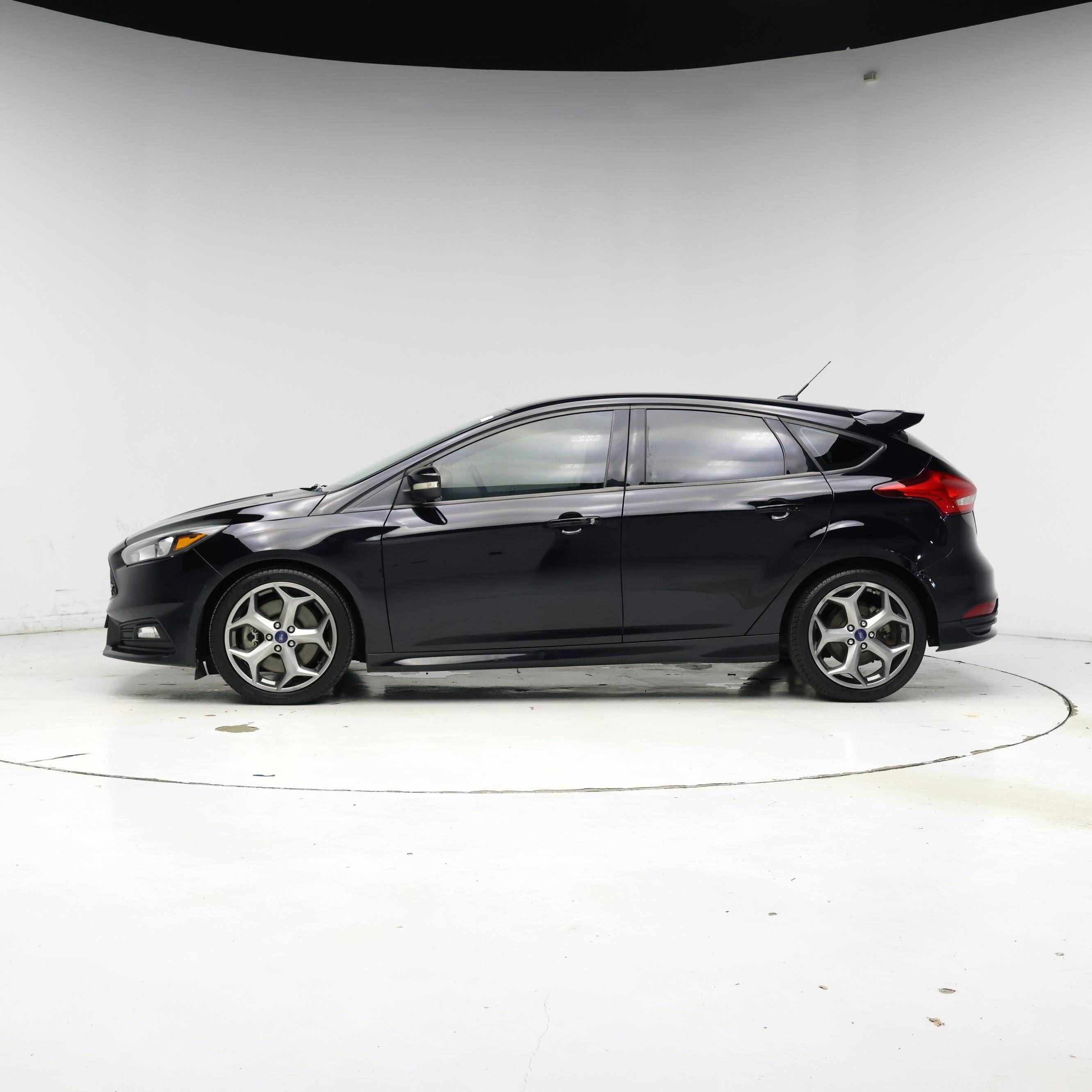 Thumbnail: 2018 Ford Focus - 3