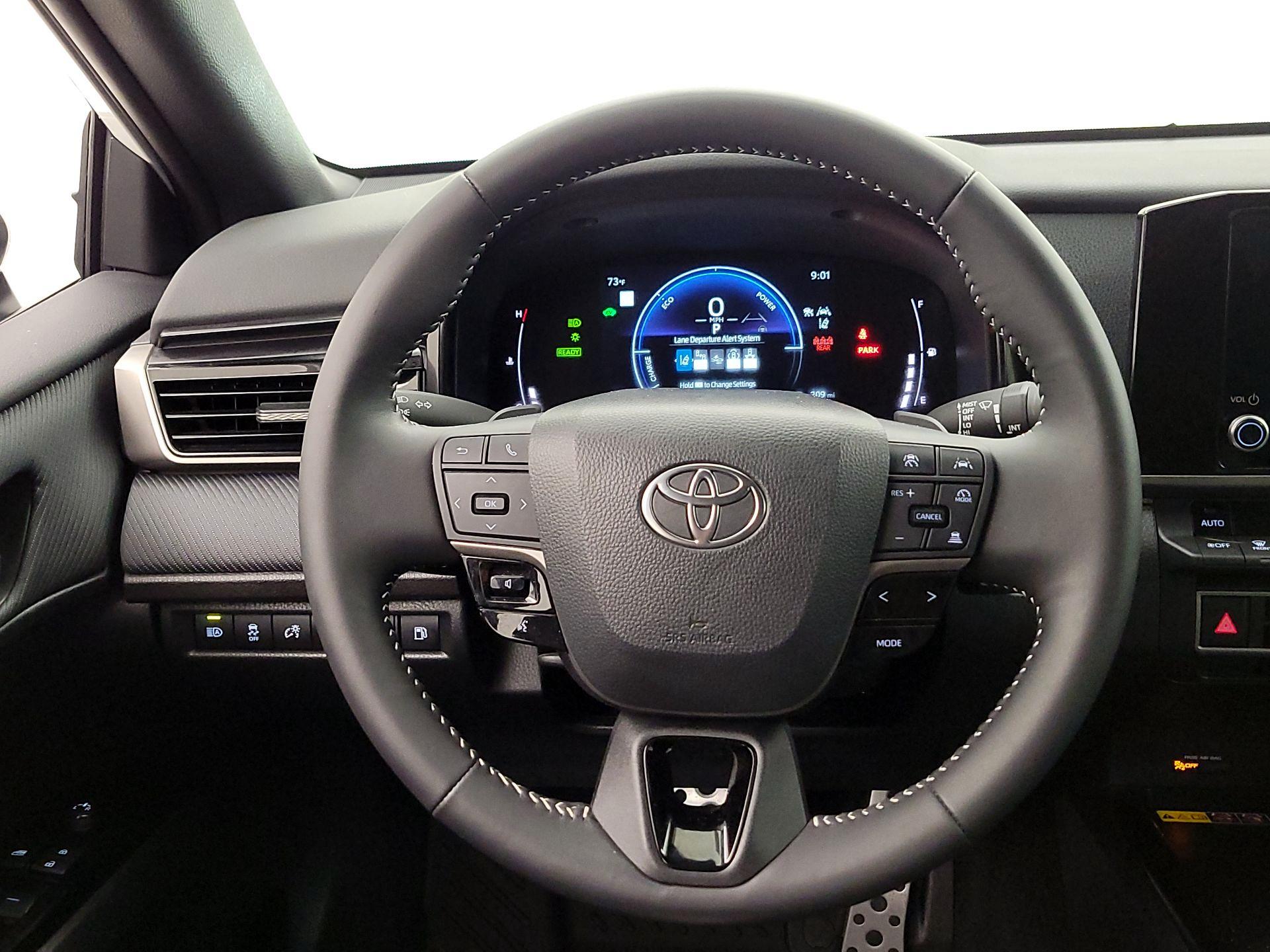 Thumbnail: 2025 Toyota Camry - 10