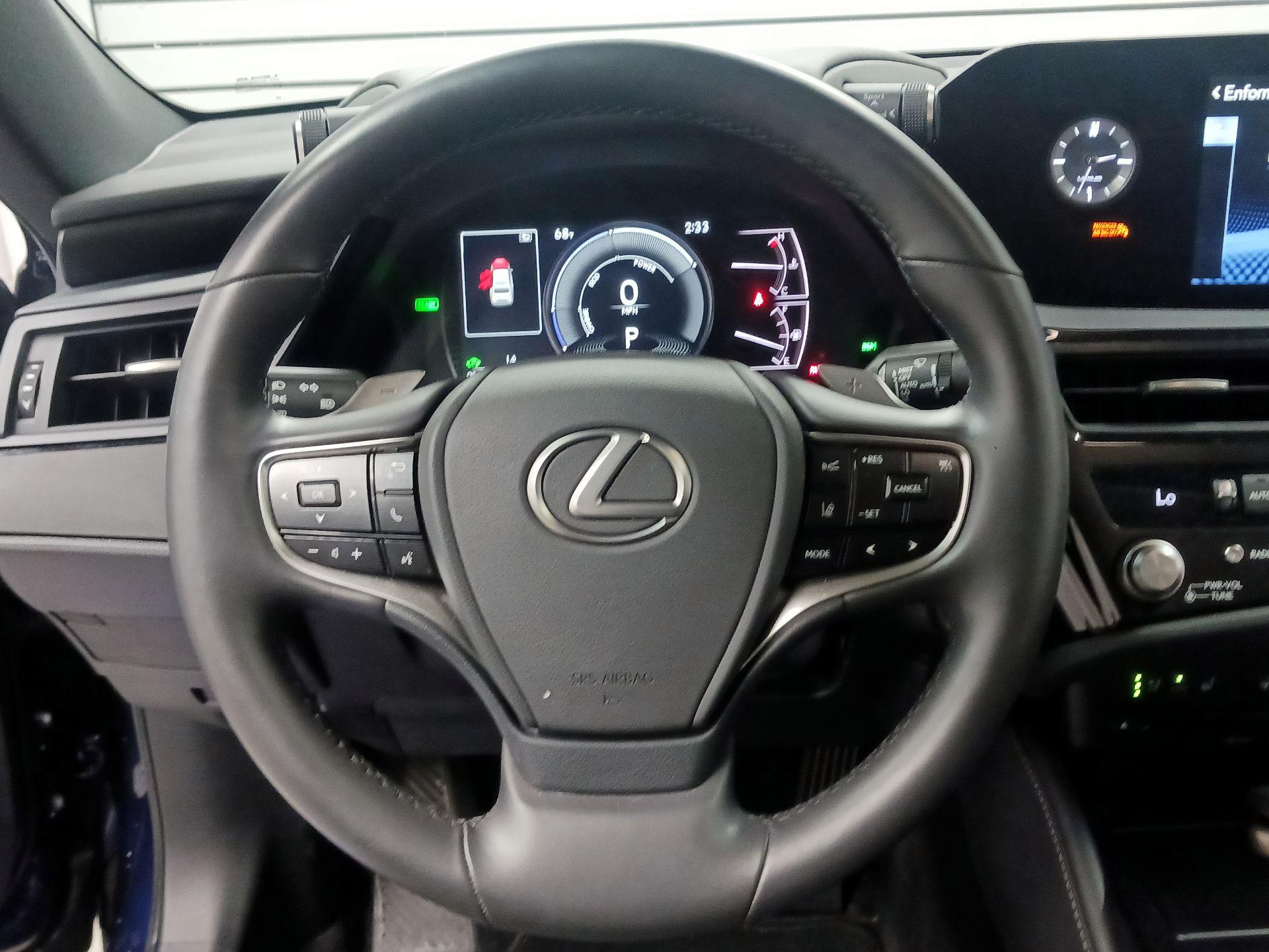 Thumbnail: 2022 Lexus ES - 10