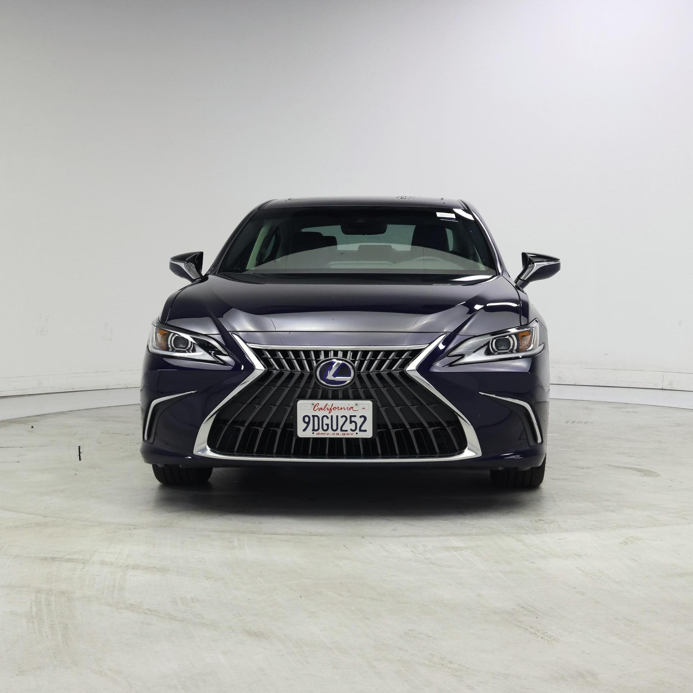 Thumbnail: 2022 Lexus ES - 5