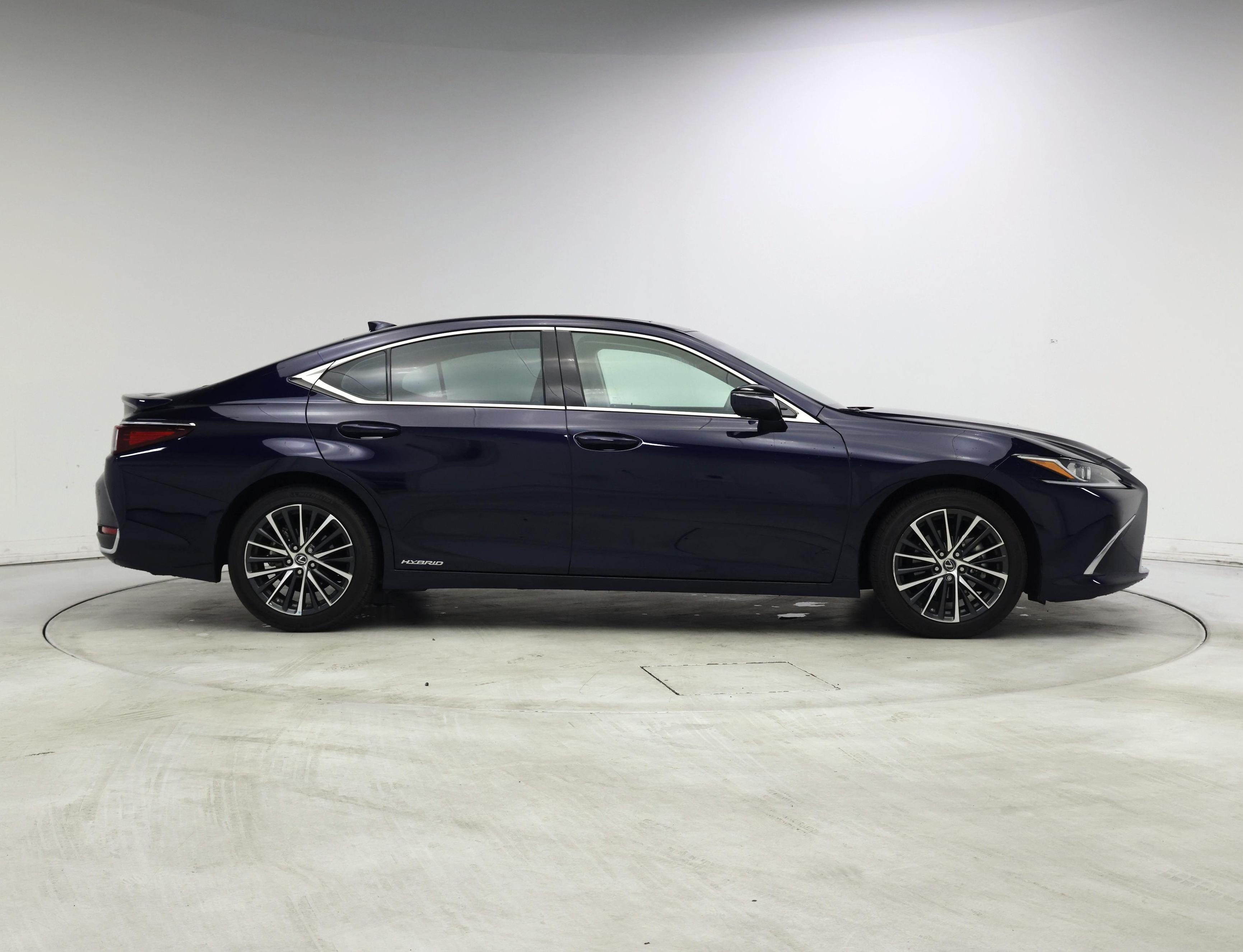 Thumbnail: 2022 Lexus ES - 7