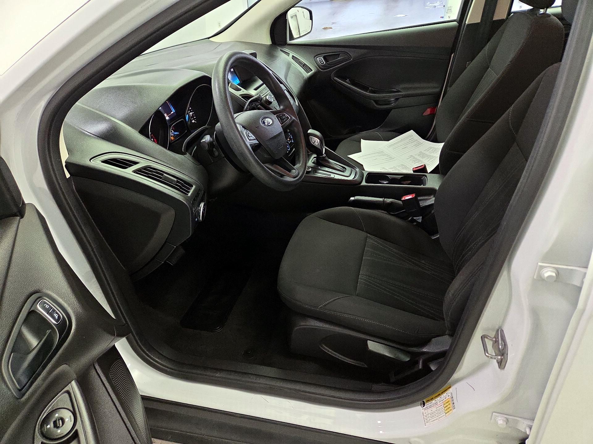 Thumbnail: 2015 Ford Focus - 11