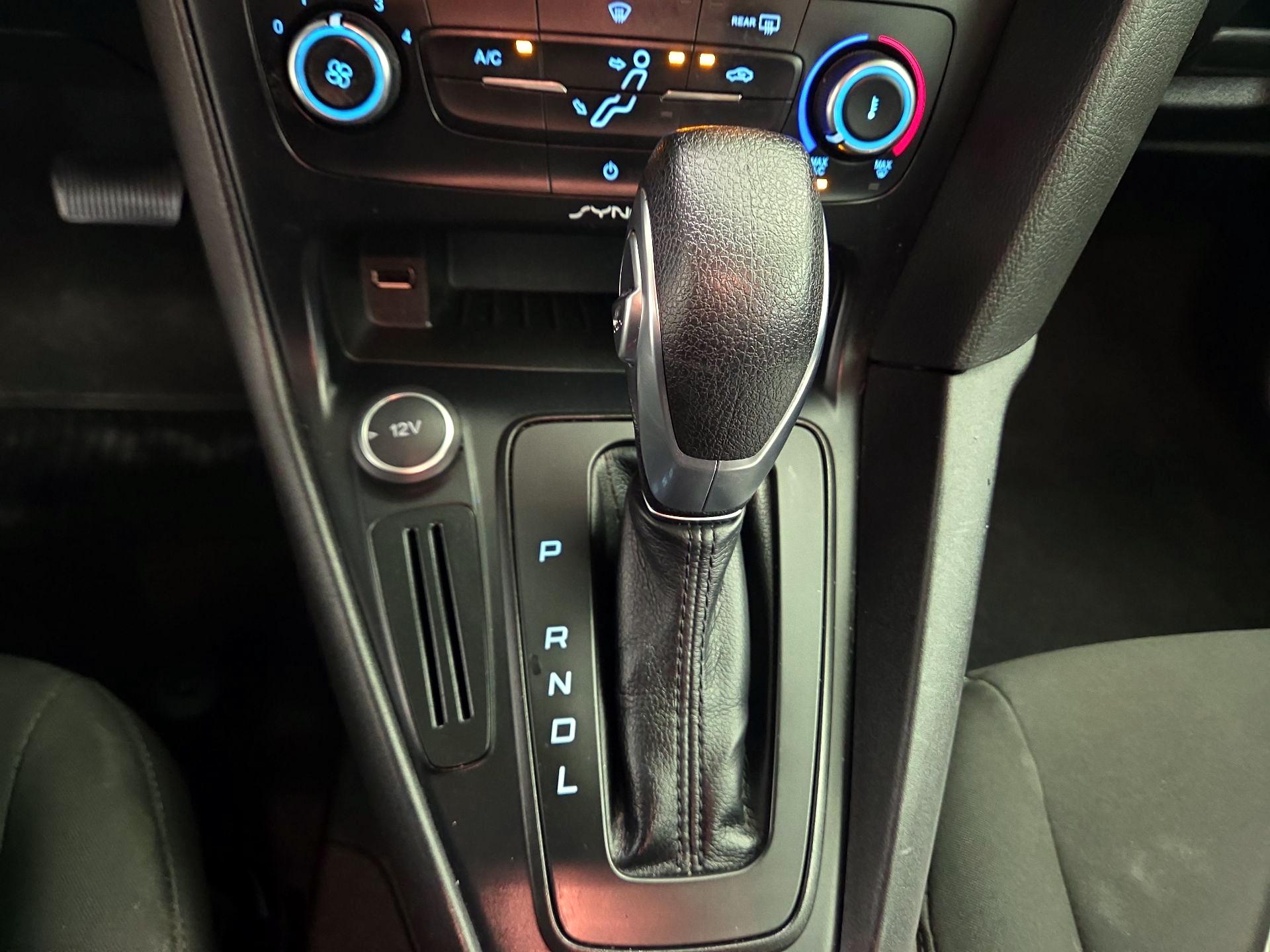 Thumbnail: 2015 Ford Focus - 15
