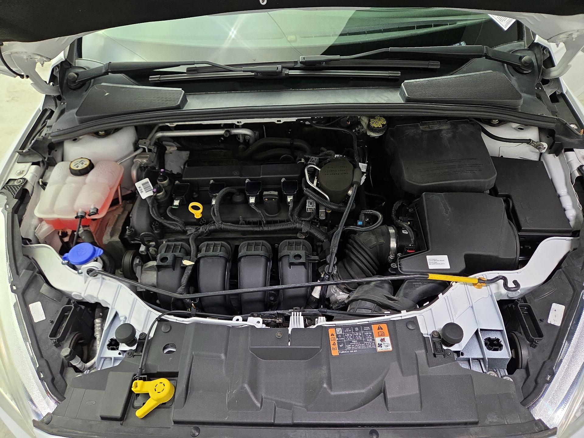 Thumbnail: 2015 Ford Focus - 17