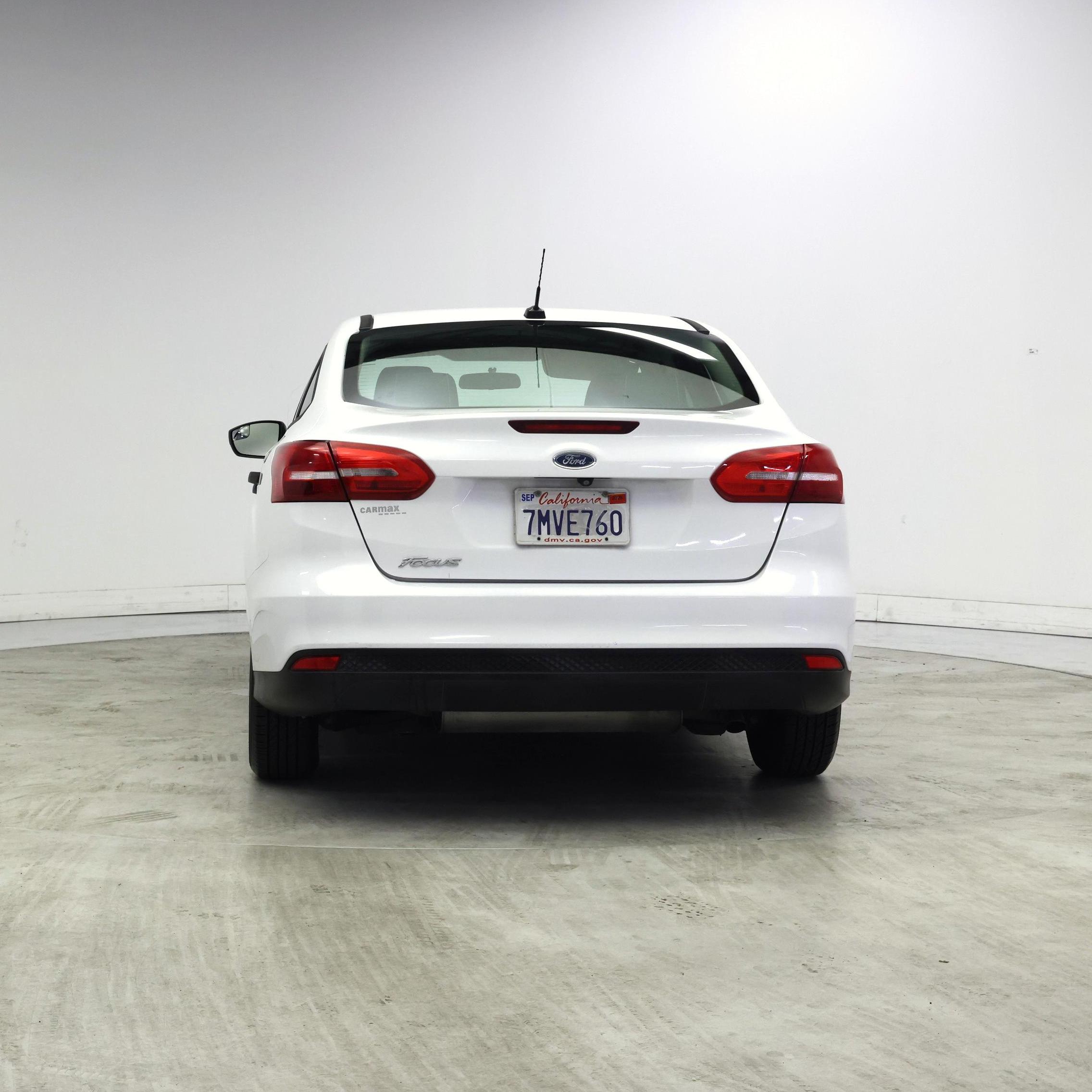 Thumbnail: 2015 Ford Focus - 6