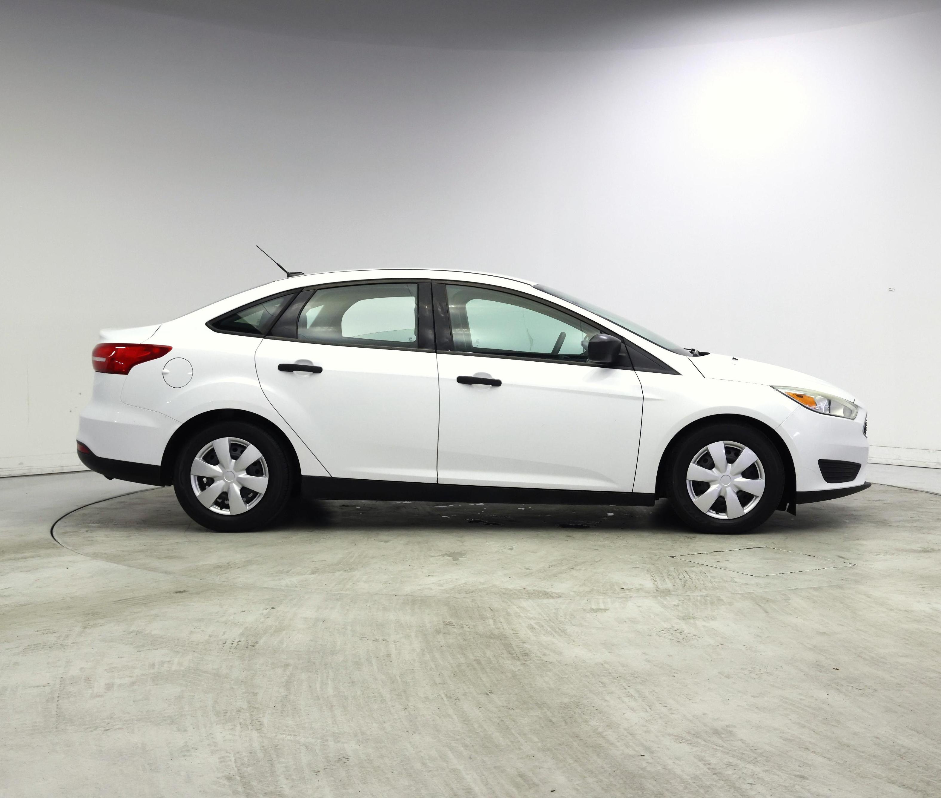Thumbnail: 2015 Ford Focus - 7