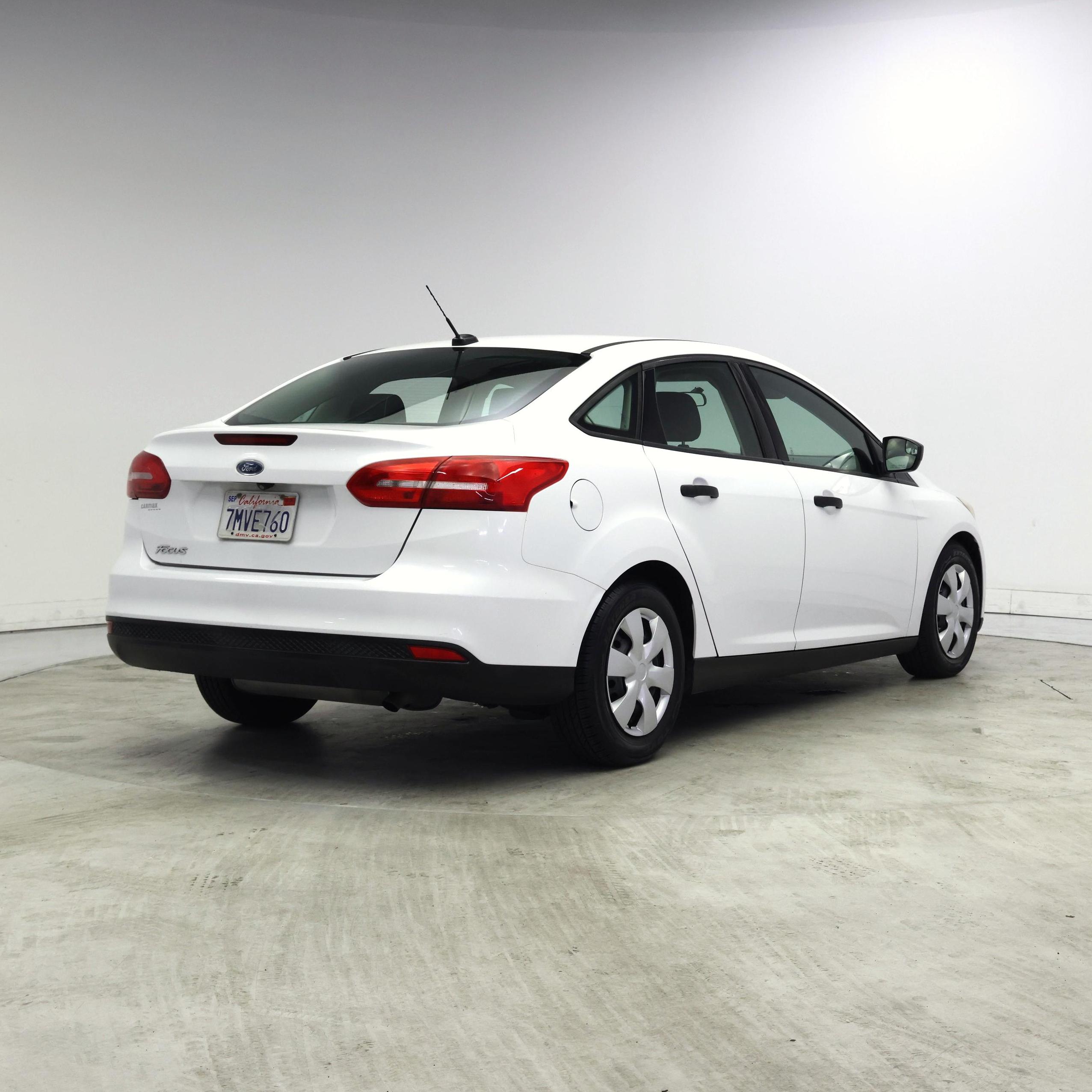 Thumbnail: 2015 Ford Focus - 8
