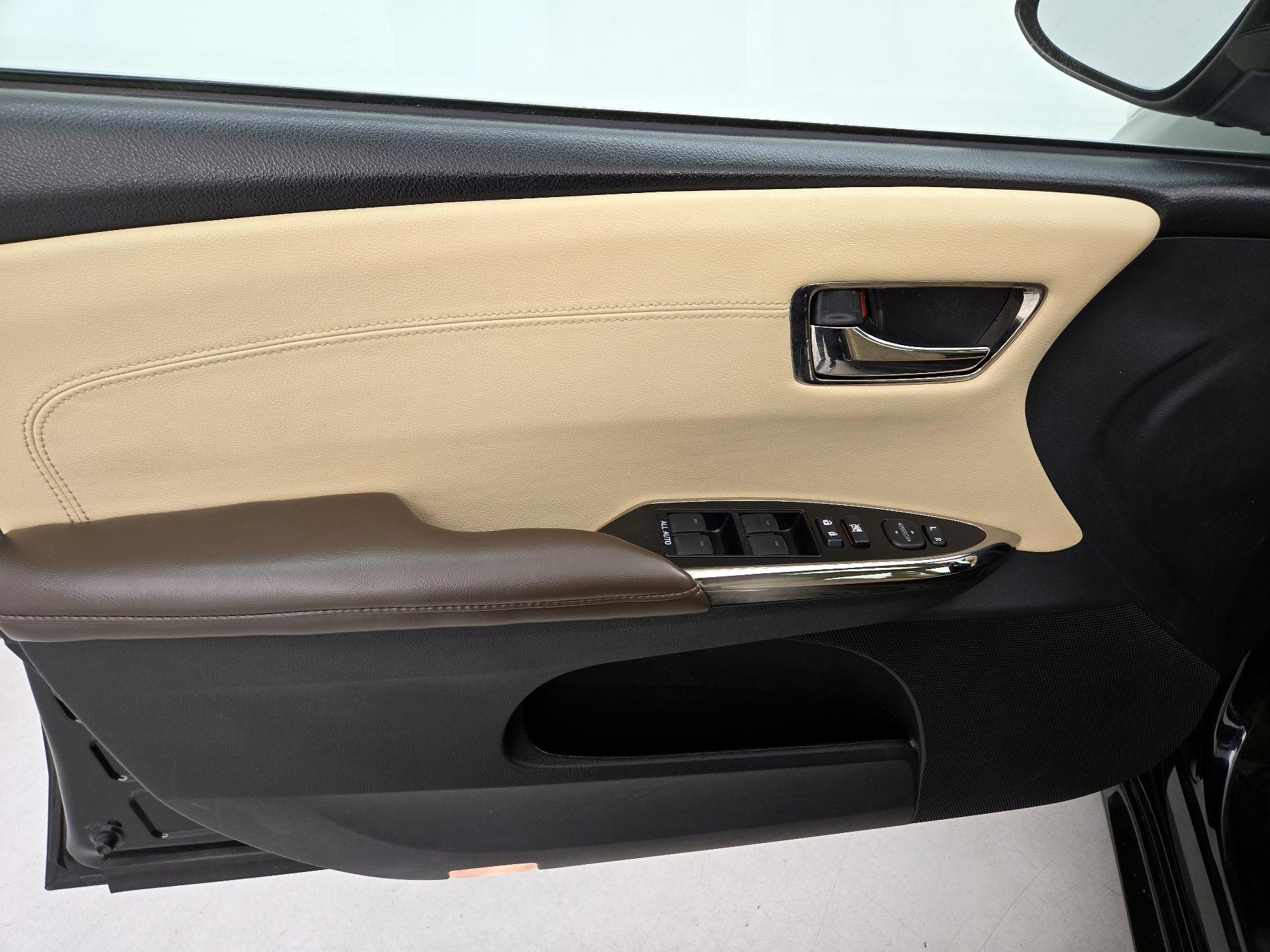 Thumbnail: 2014 Toyota Avalon - 12