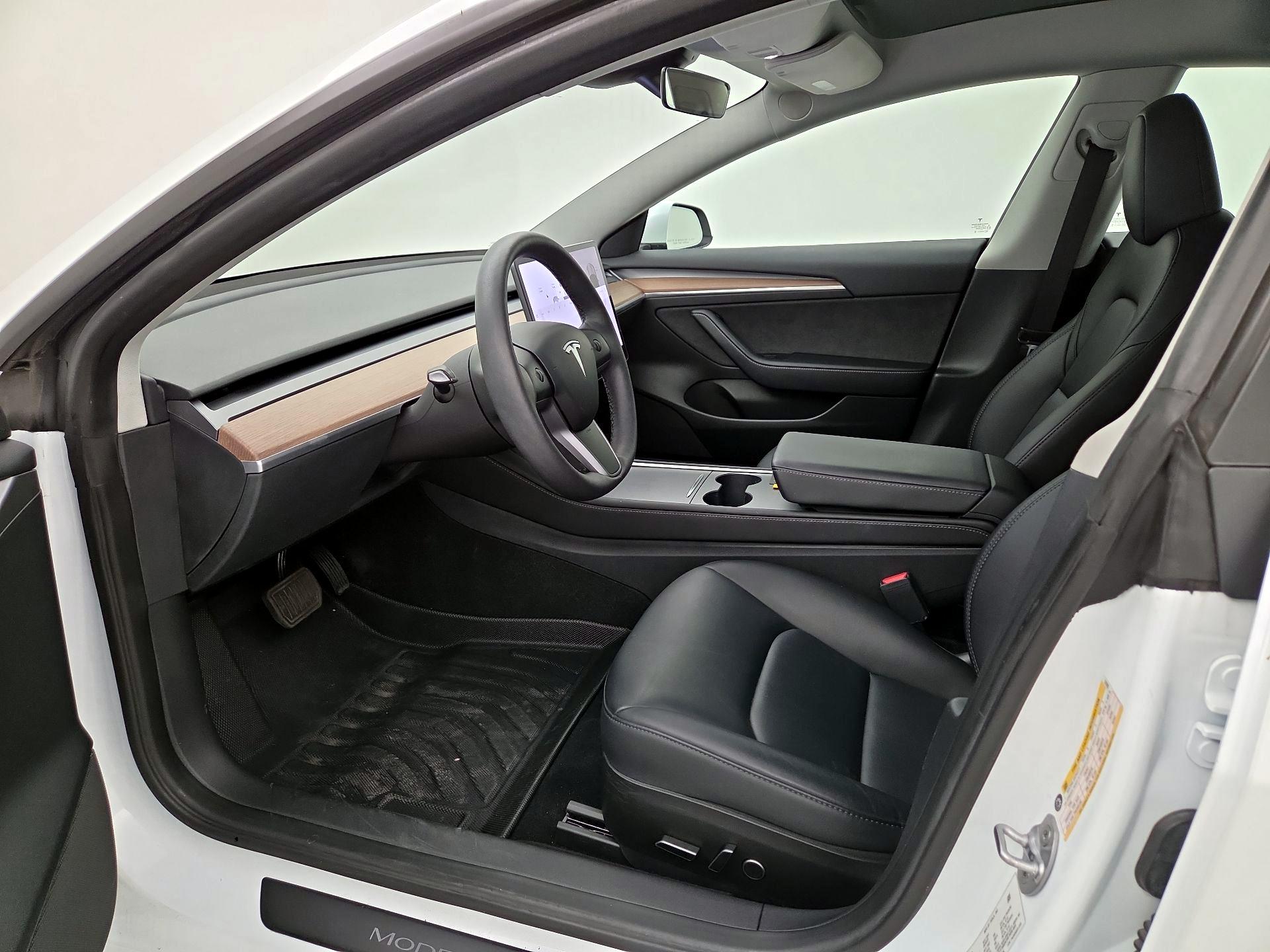 Thumbnail: 2023 Tesla Model 3 - 11