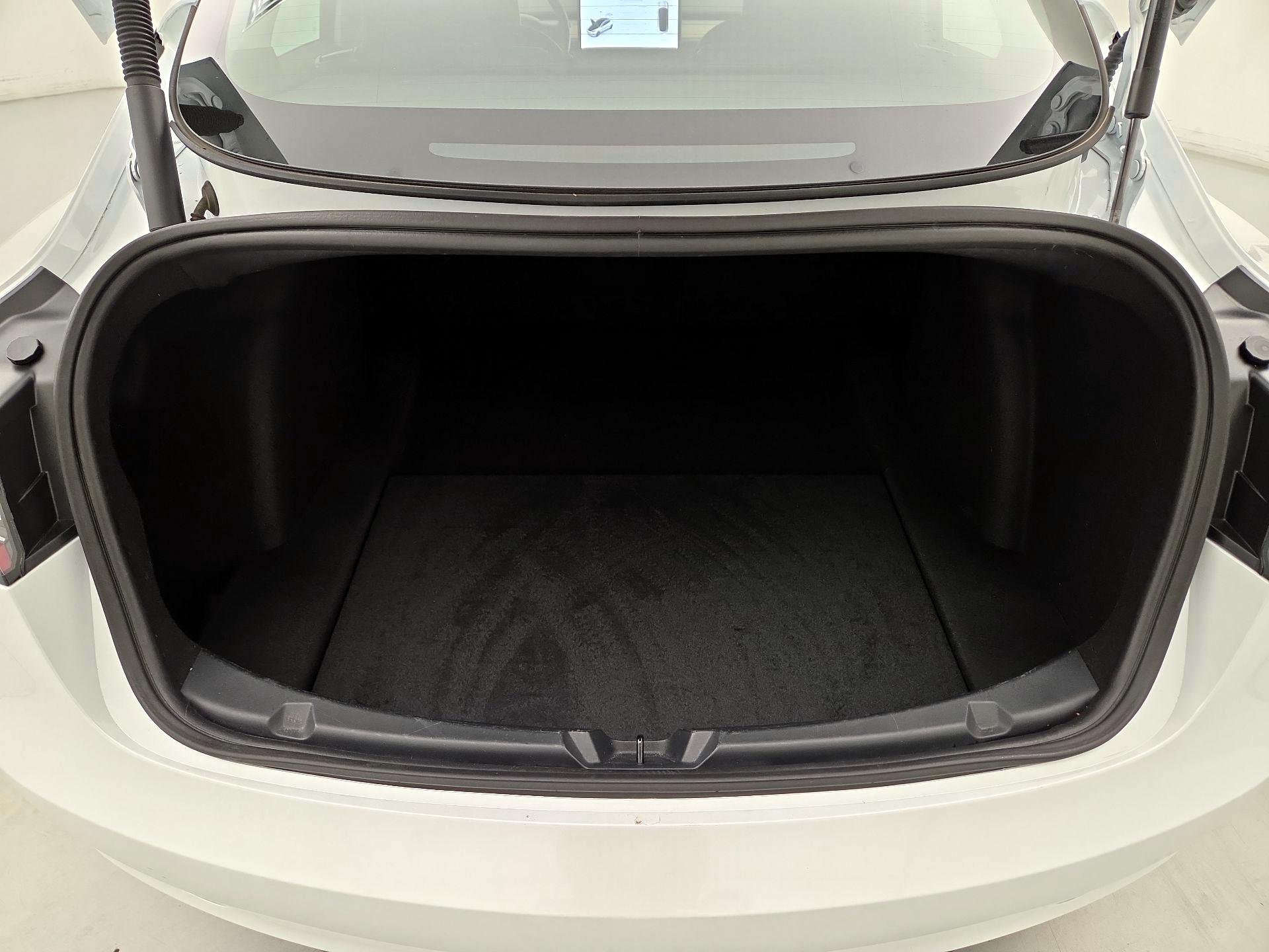 Thumbnail: 2023 Tesla Model 3 - 19