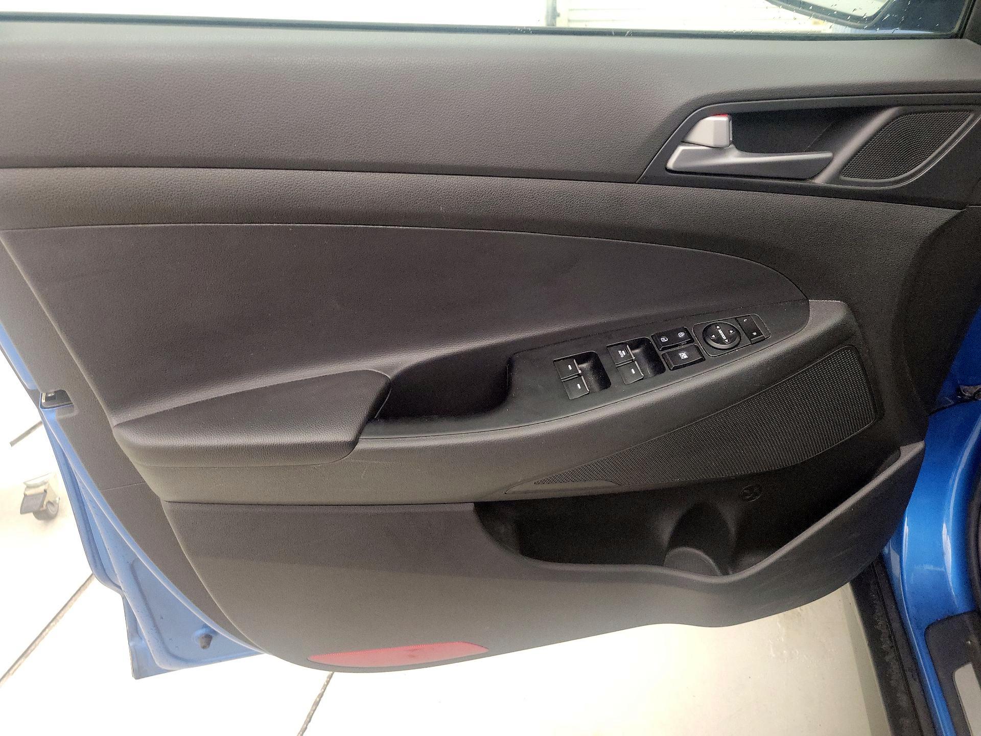 Thumbnail: 2016 Hyundai Tucson - 12