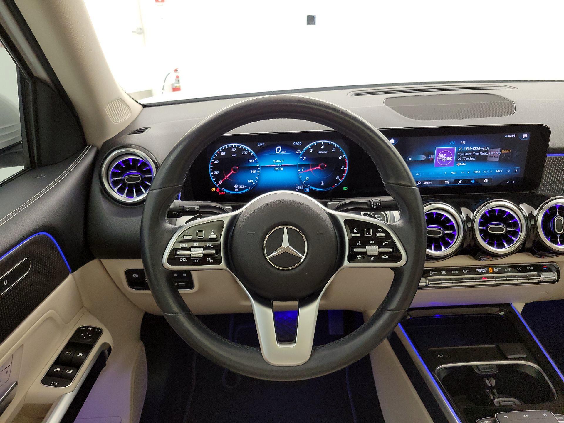 Thumbnail: 2022 Mercedes-Benz GLB - 10