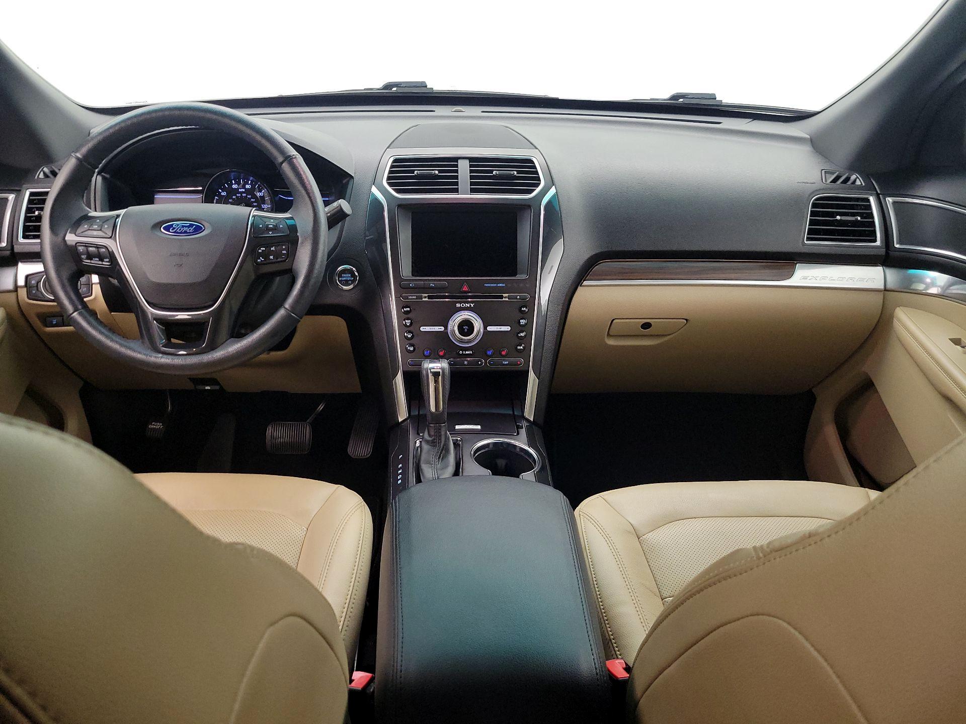 Thumbnail: 2017 Ford Explorer - 9