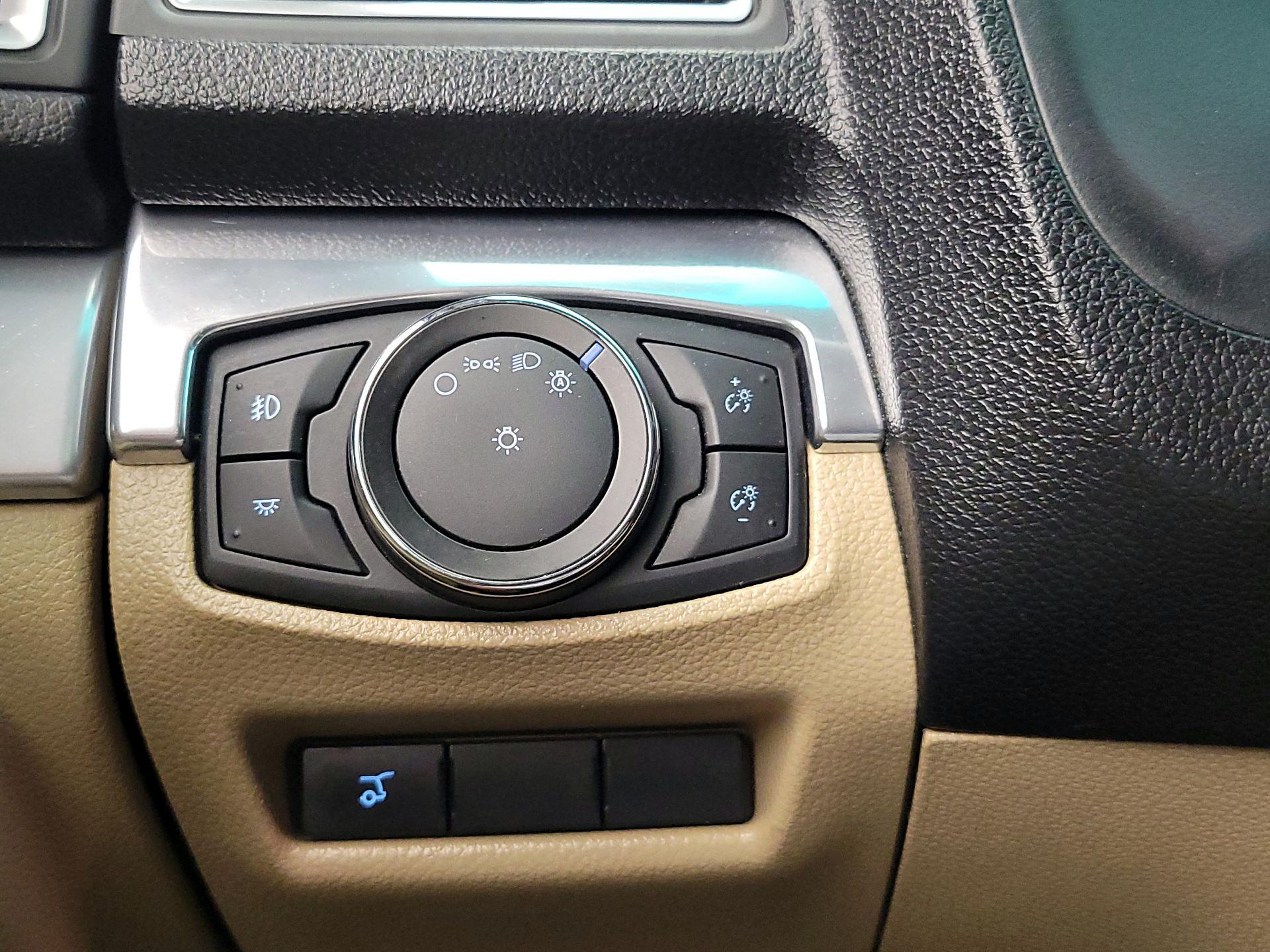 Thumbnail: 2017 Ford Explorer - 13