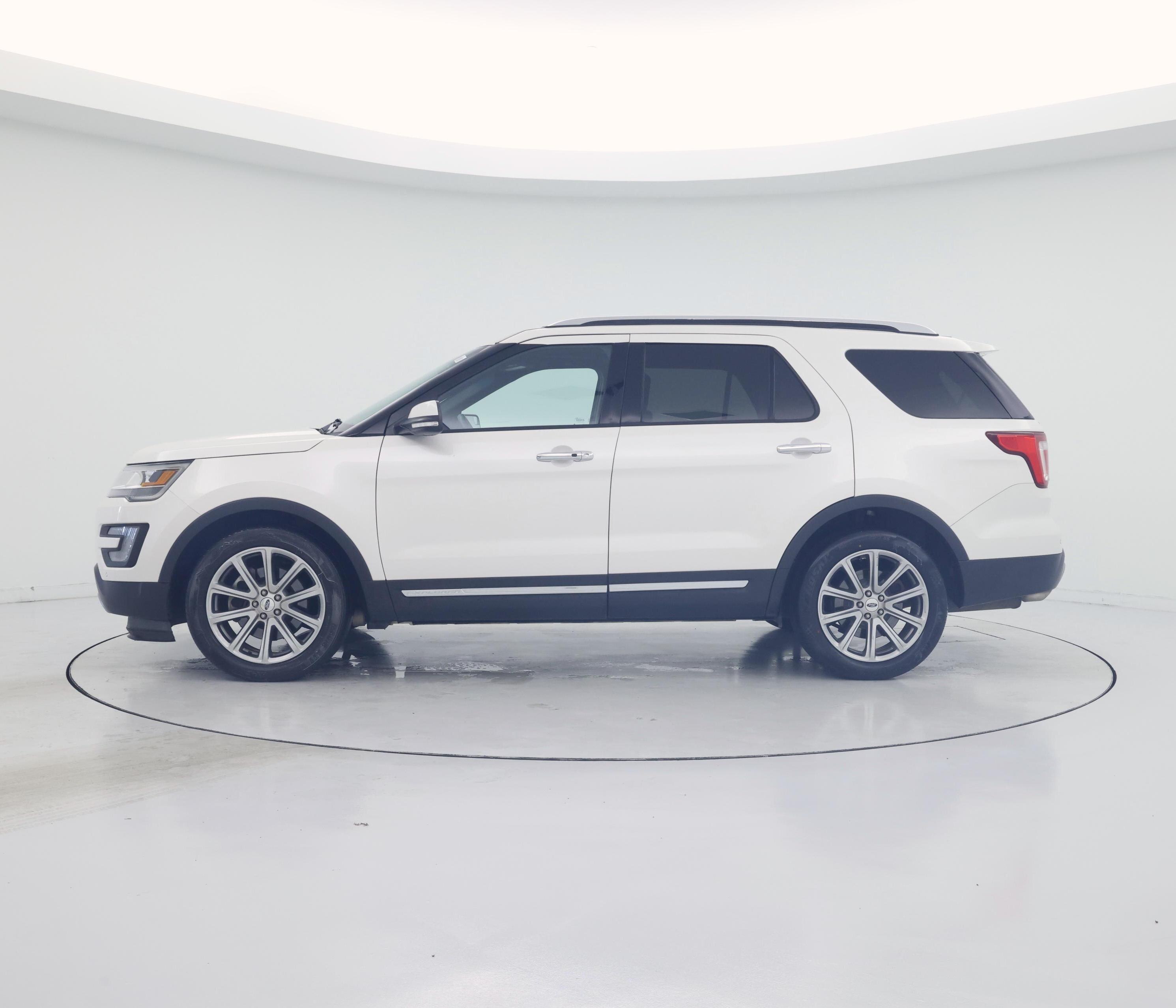 Thumbnail: 2017 Ford Explorer - 3