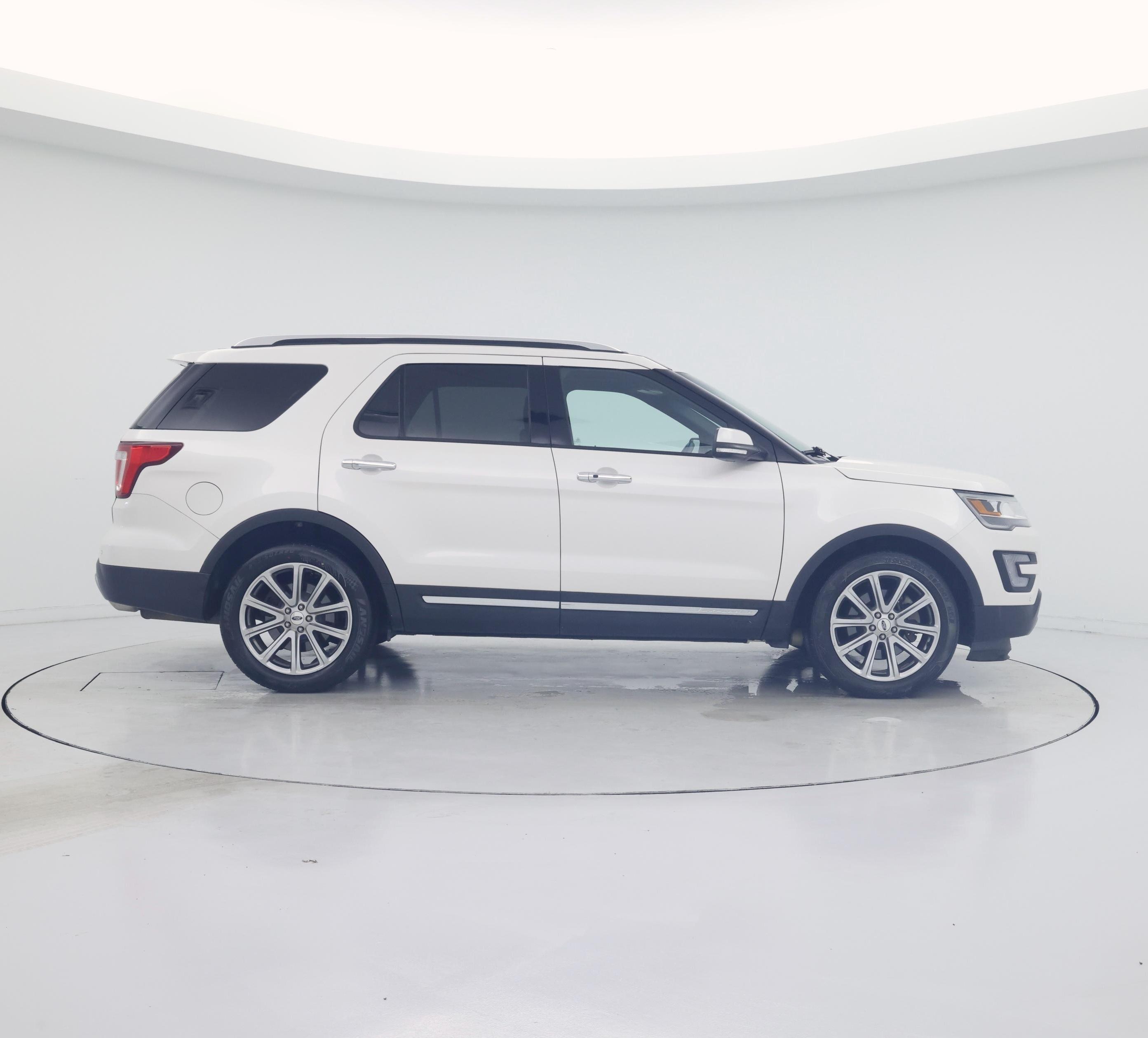 Thumbnail: 2017 Ford Explorer - 7