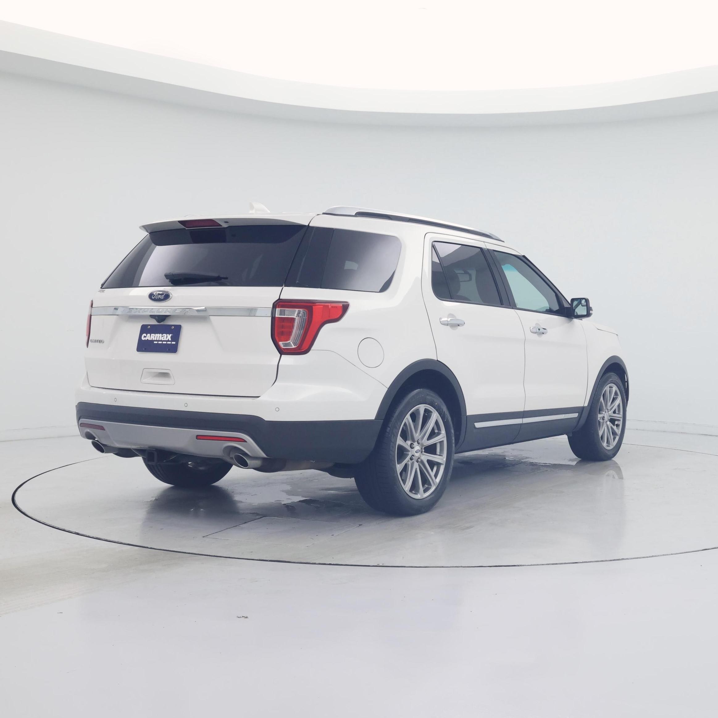 Thumbnail: 2017 Ford Explorer - 8