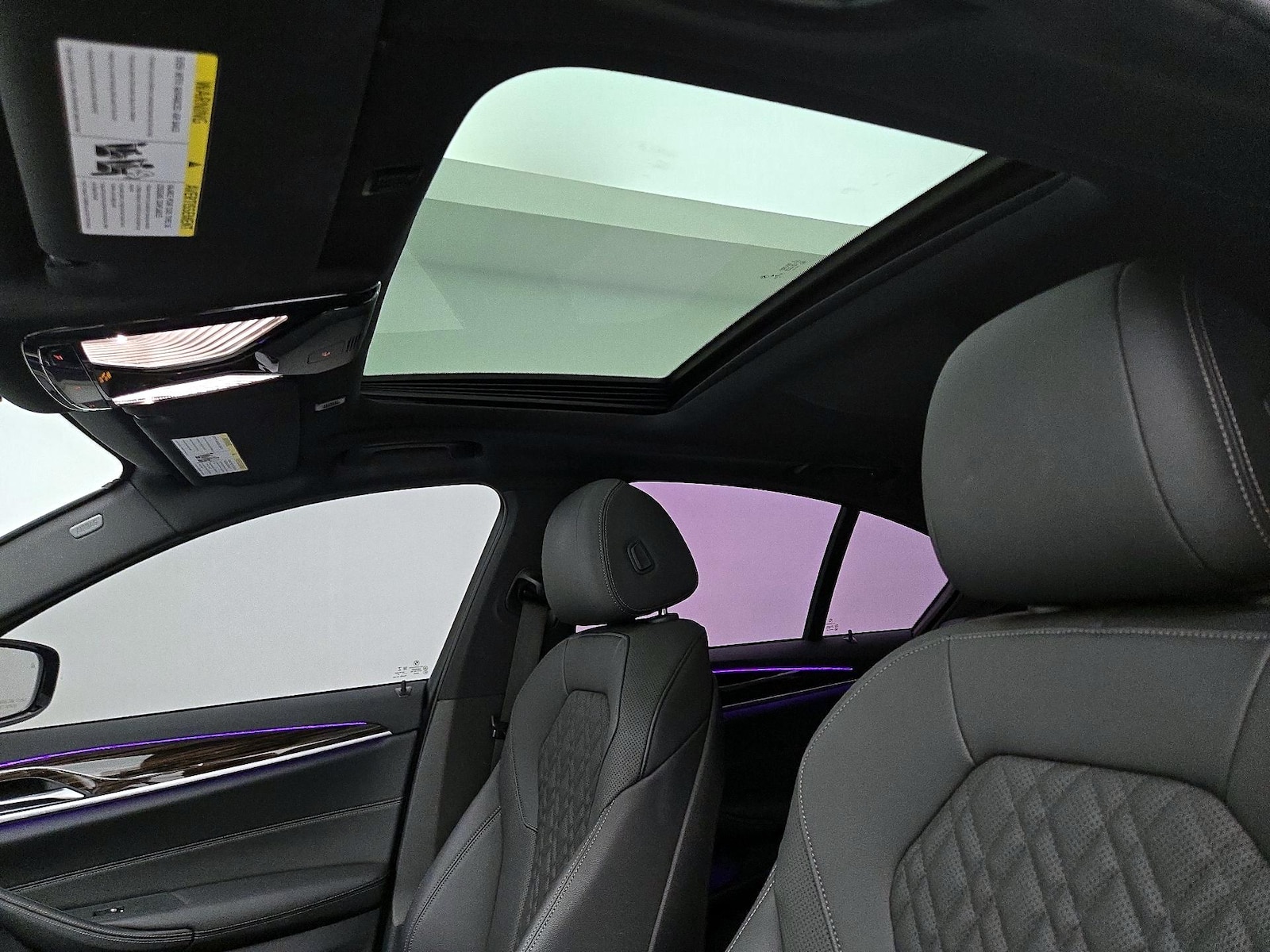 Sunroof(s) & Overhead Airbags