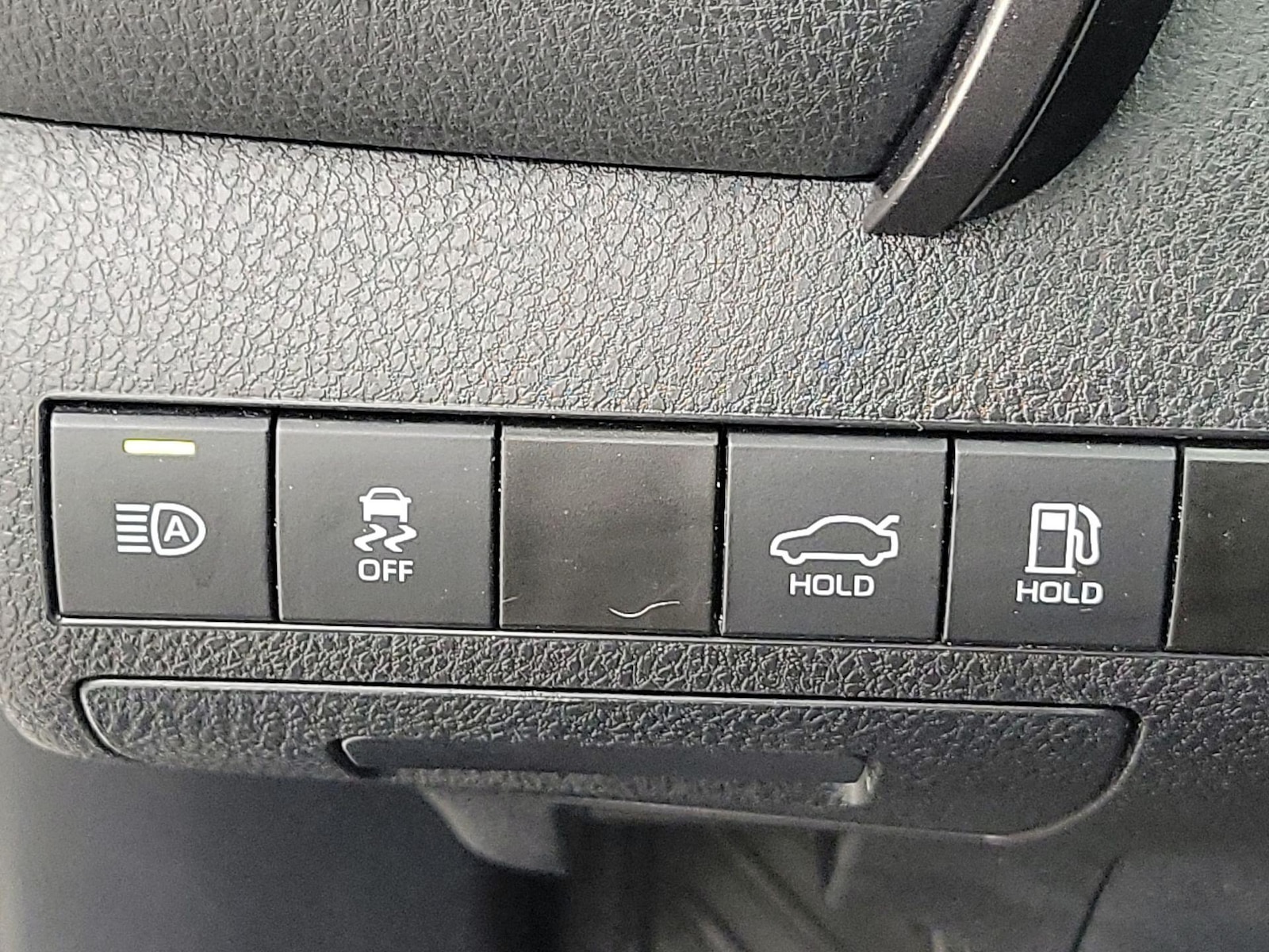 2022 Toyota Camry LE - Photo 14