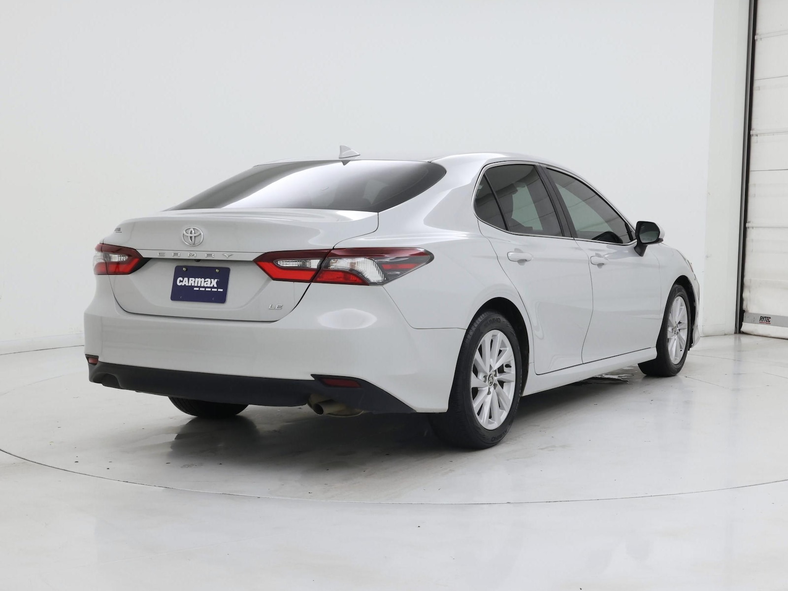 2022 Toyota Camry LE - Photo 9
