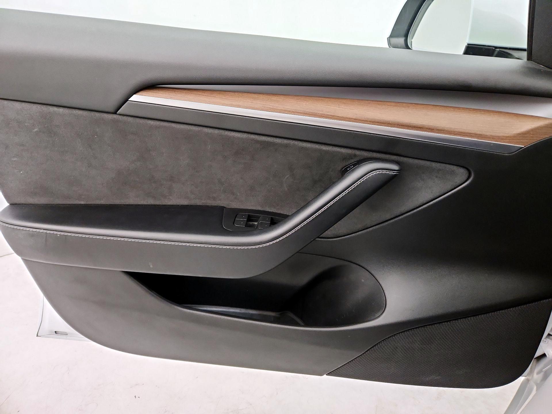 Thumbnail: 2022 Tesla Model 3 - 12