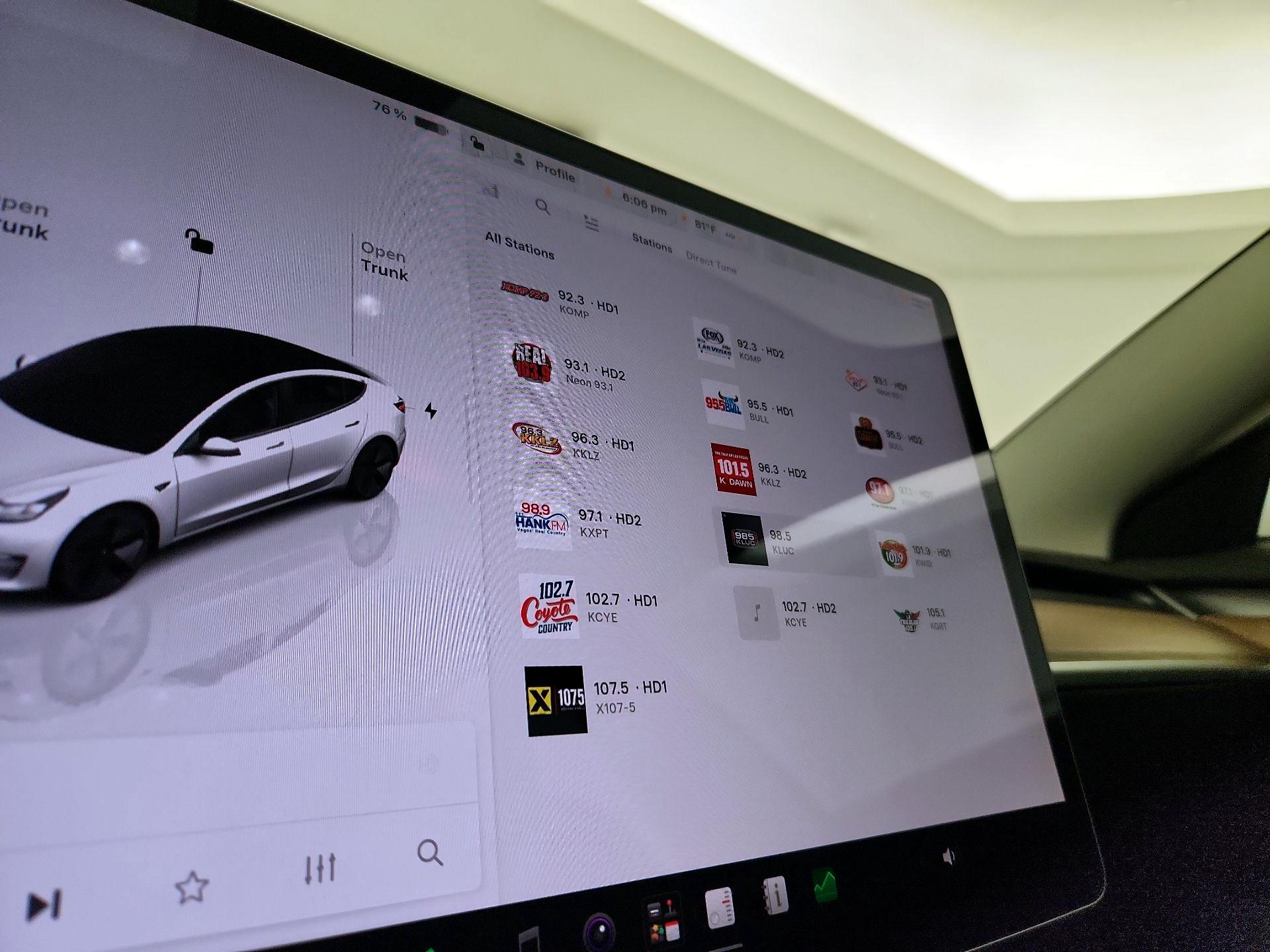 Thumbnail: 2022 Tesla Model 3 - 15