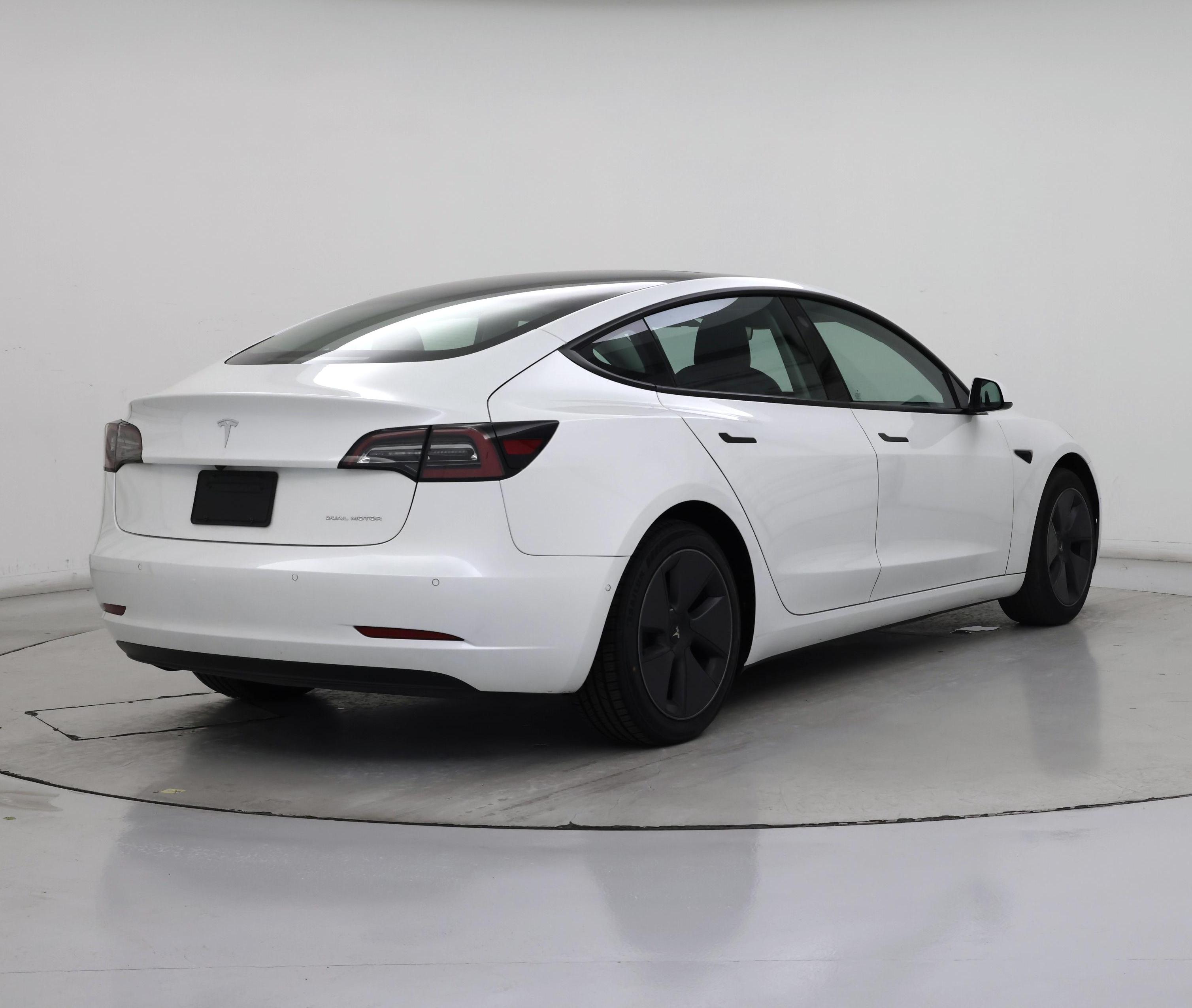 Thumbnail: 2022 Tesla Model 3 - 8