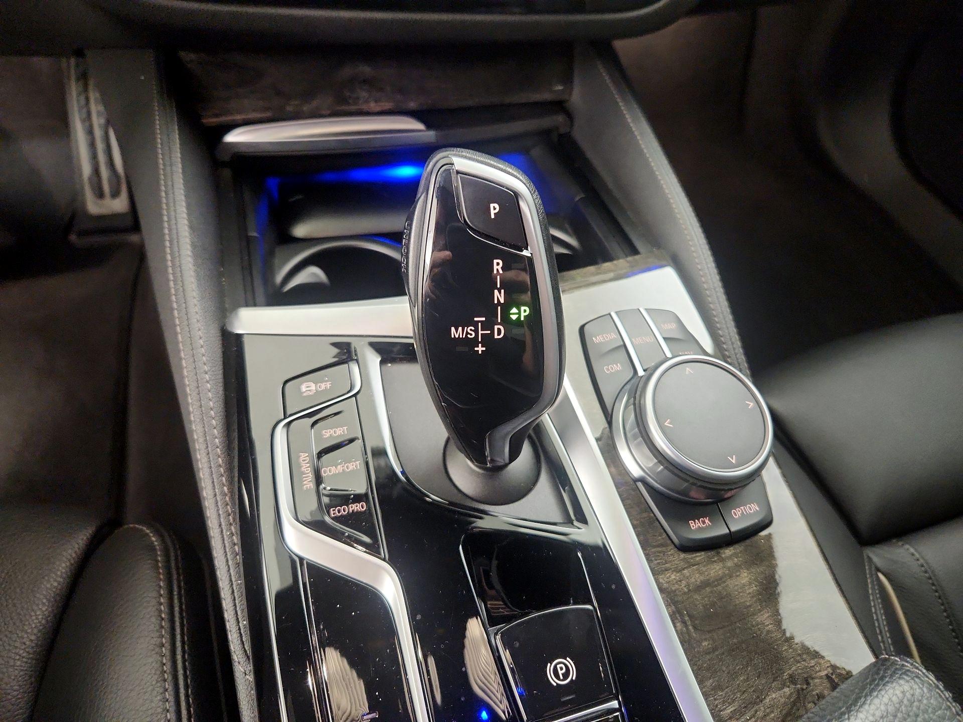 Thumbnail: 2021 BMW 5 Series - 18