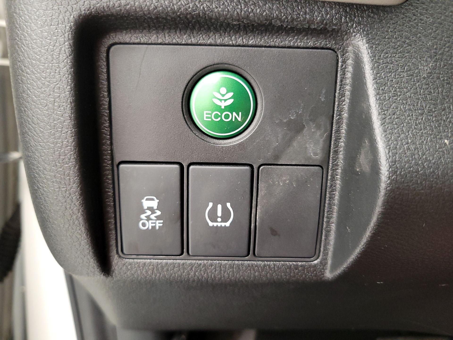 Thumbnail: 2016 Honda HR-V - 13
