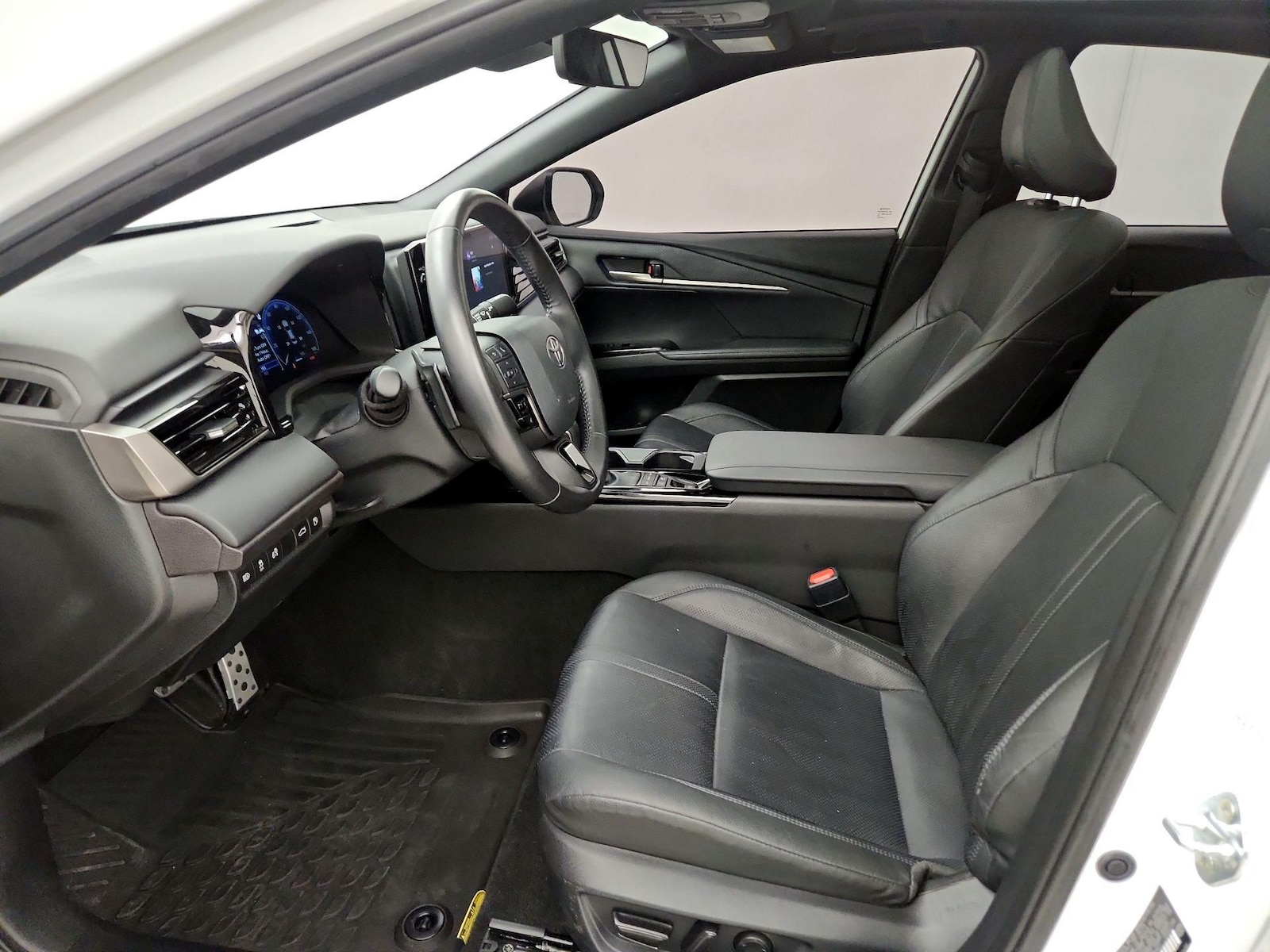 2025 Toyota Camry XSE - Photo 12