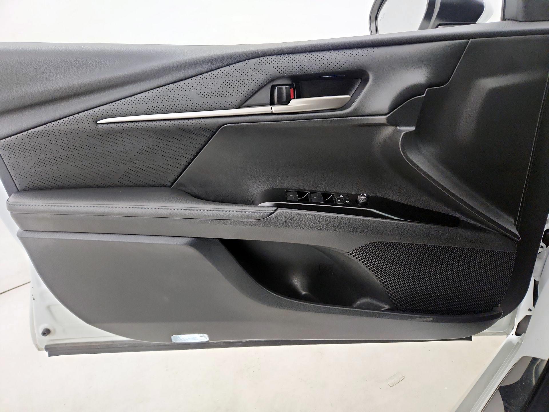 Thumbnail: 2025 Toyota Camry - 12