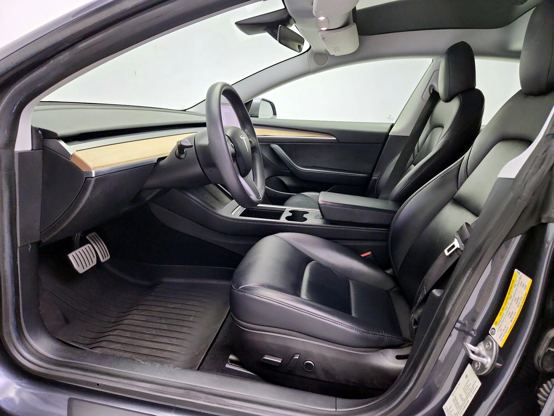 Thumbnail: 2021 Tesla Model 3 - 11