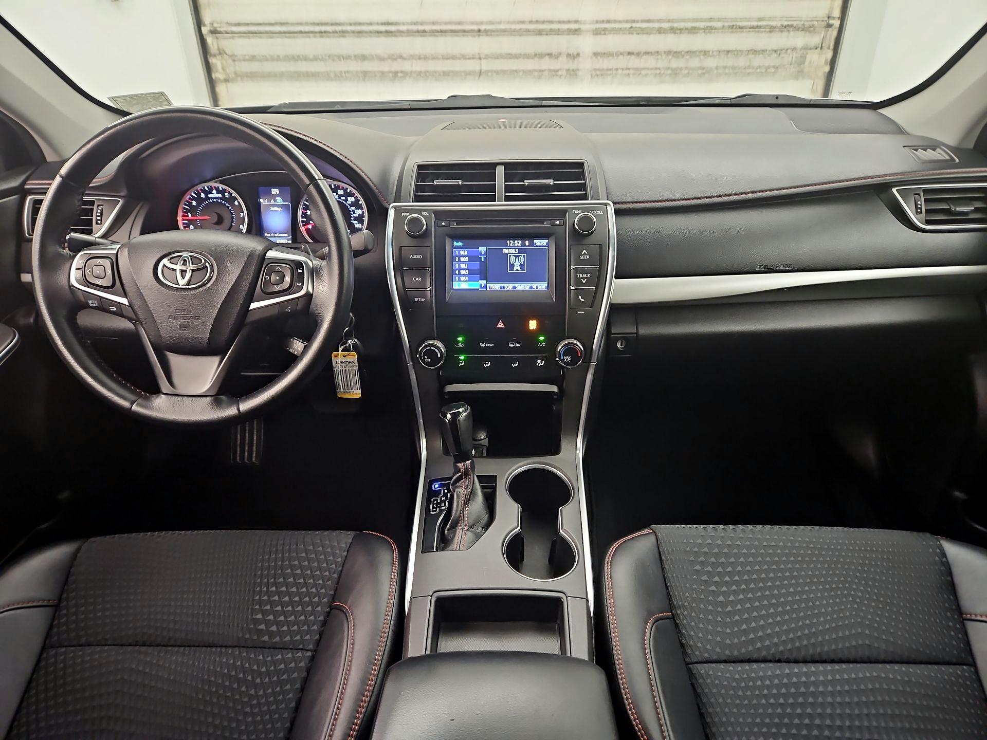 Thumbnail: 2015 Toyota Camry - 9