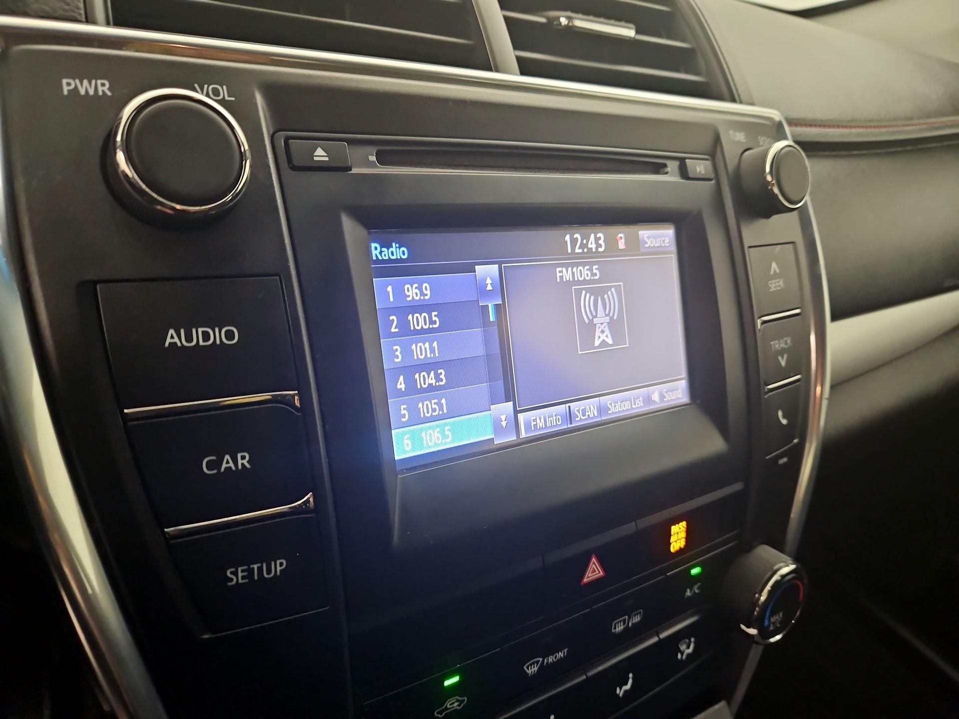 Thumbnail: 2015 Toyota Camry - 15