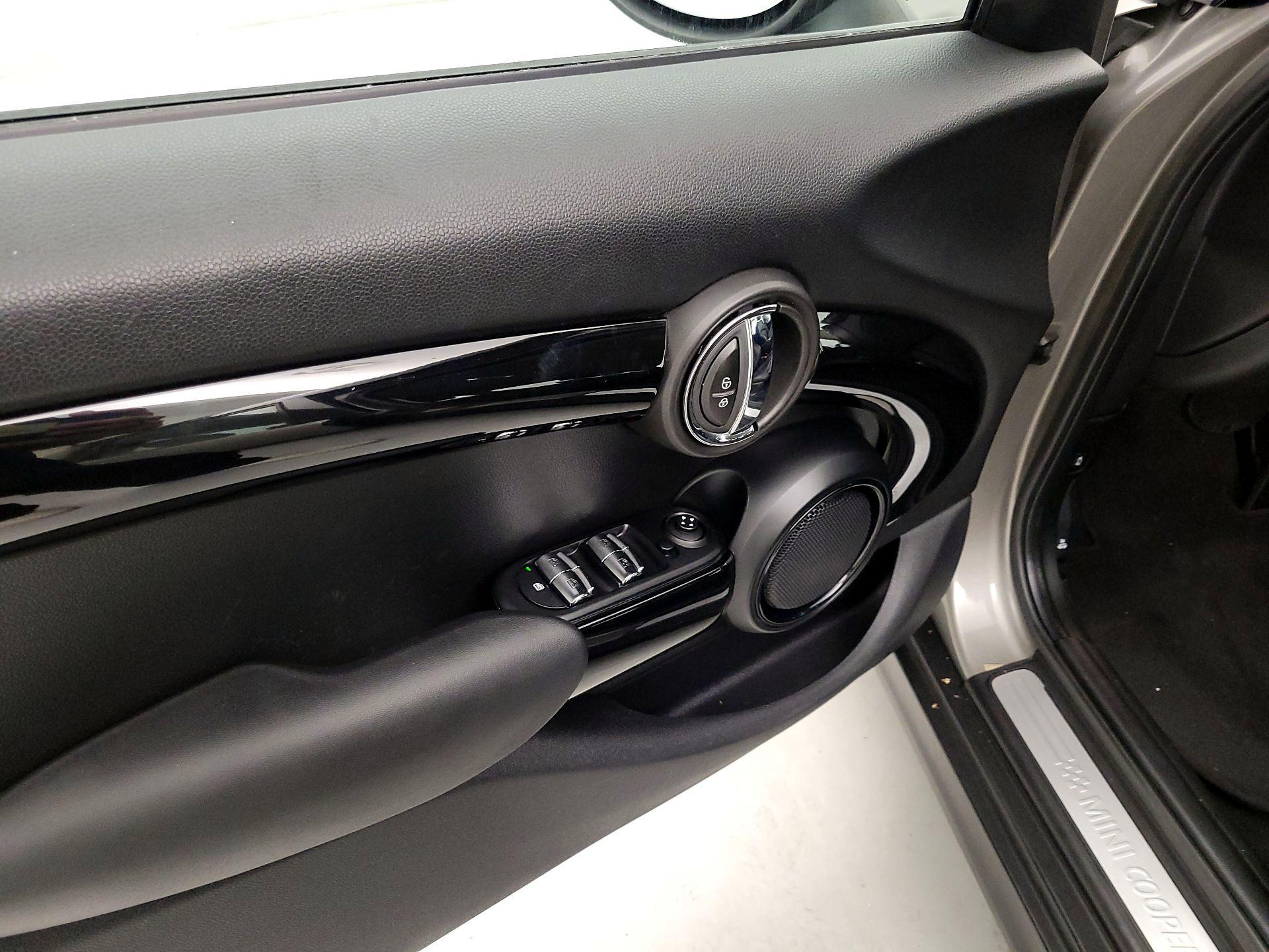 Thumbnail: 2018 MINI Cooper Hardtop - 12
