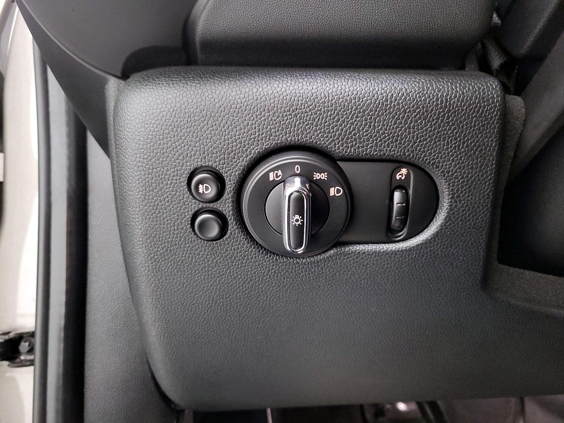 Thumbnail: 2018 MINI Cooper Hardtop - 13