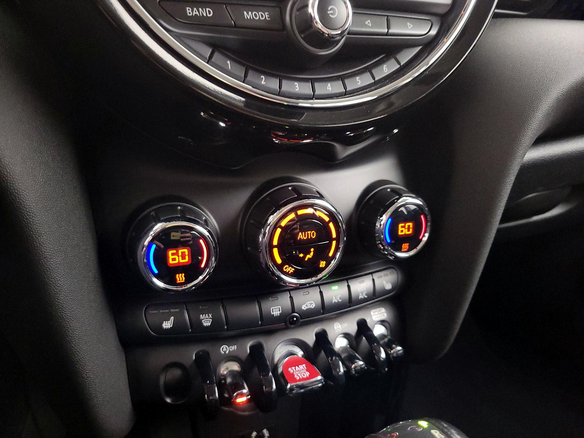 Thumbnail: 2018 MINI Cooper Hardtop - 16