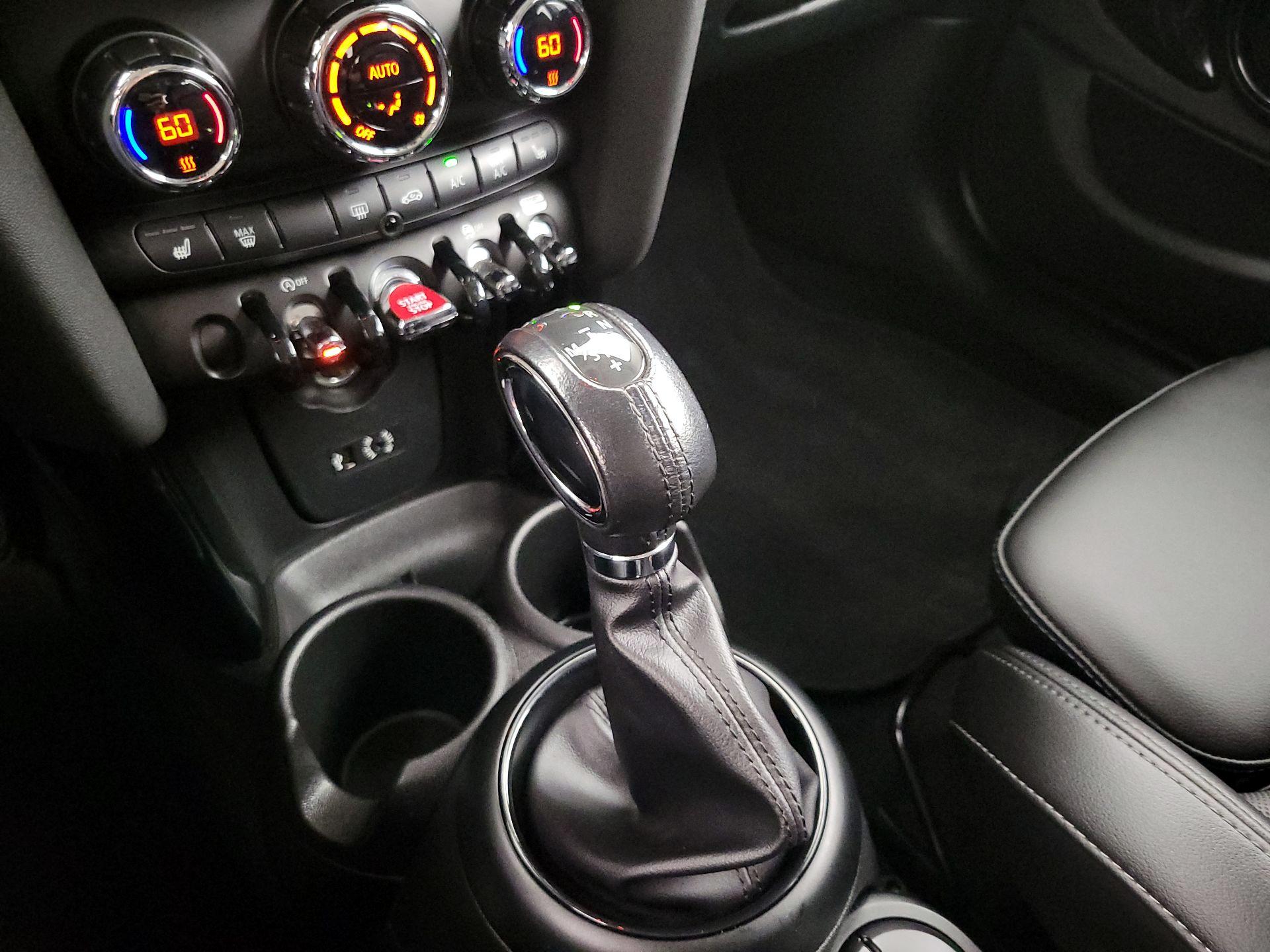 Thumbnail: 2018 MINI Cooper Hardtop - 17