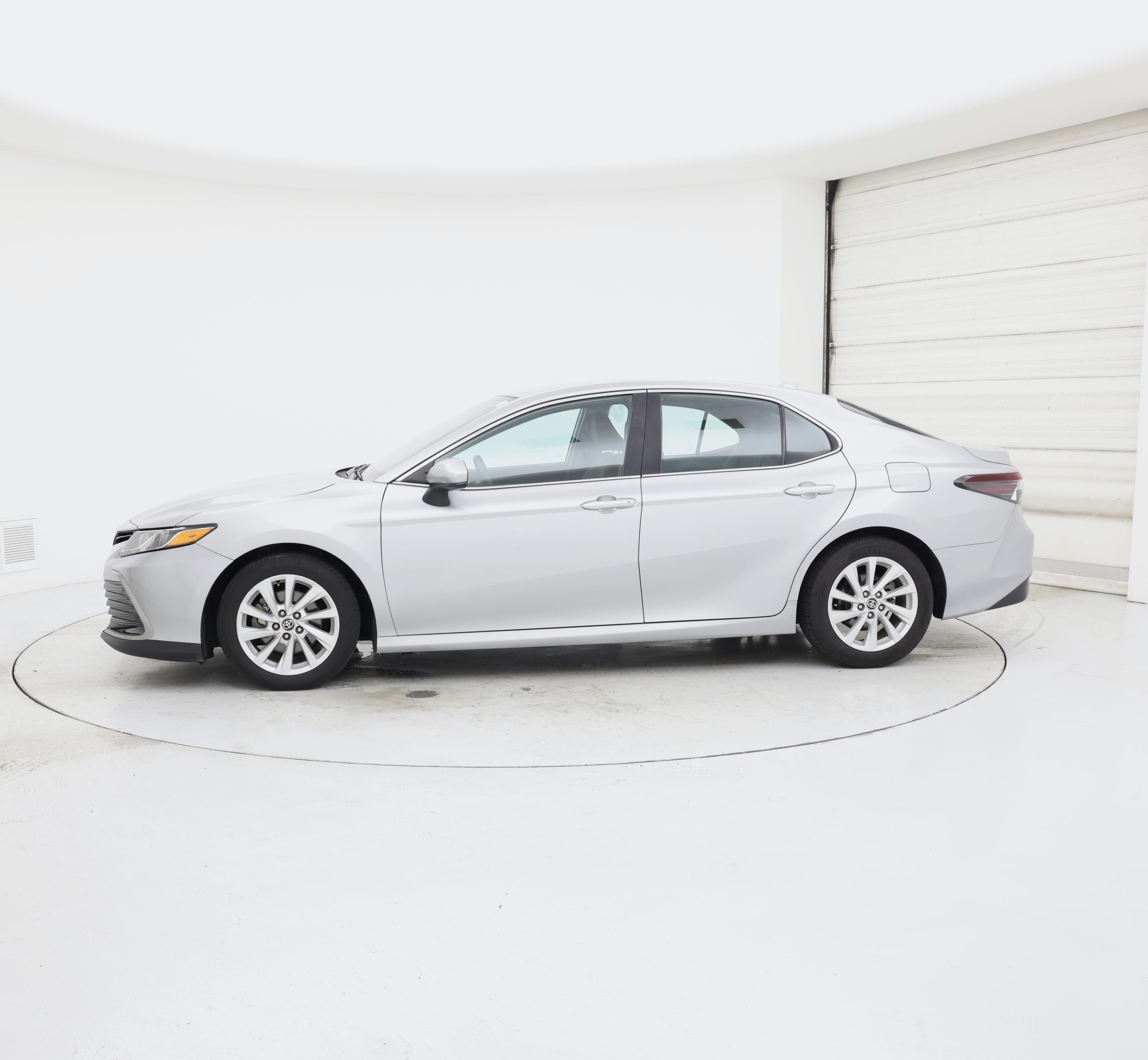 Thumbnail: 2022 Toyota Camry - 3