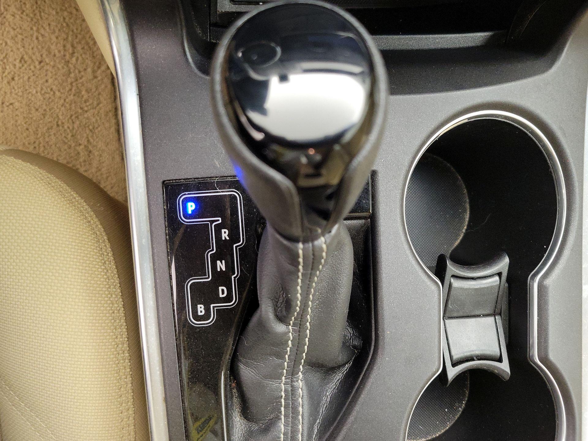 Thumbnail: 2015 Toyota Camry - 17