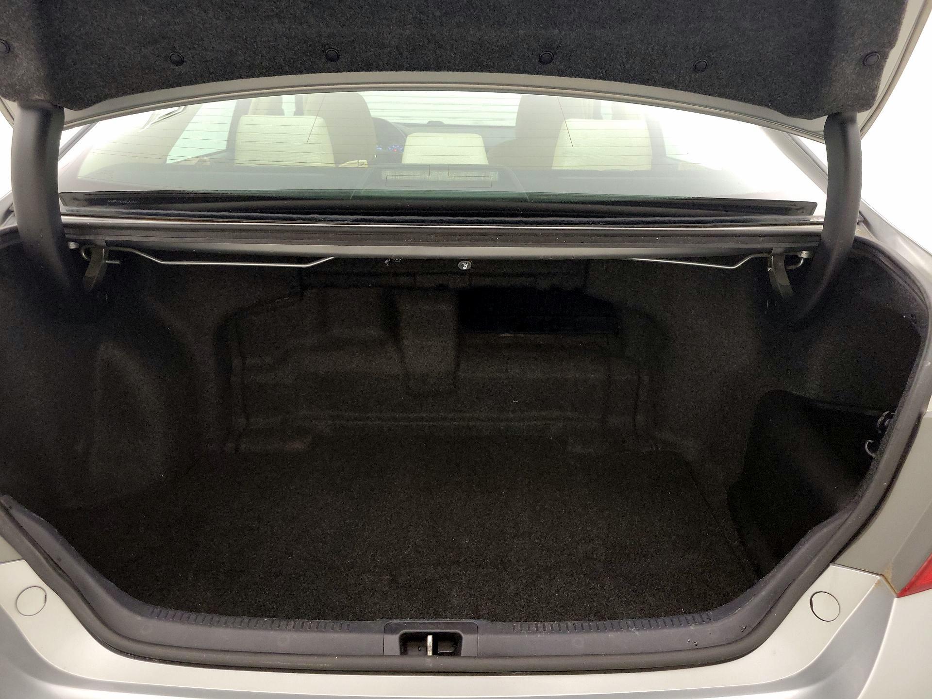 Thumbnail: 2015 Toyota Camry - 20