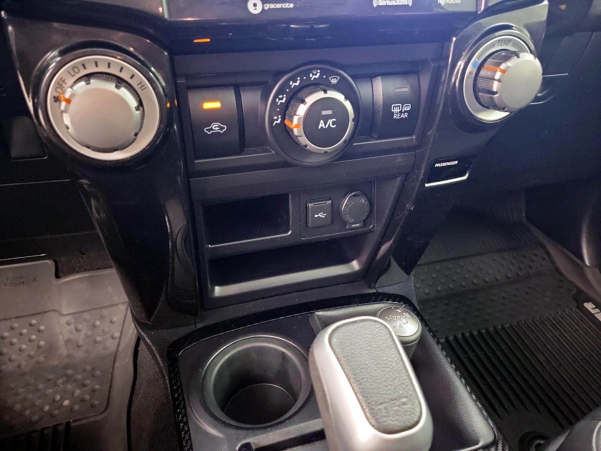 Thumbnail: 2020 Toyota 4Runner - 16