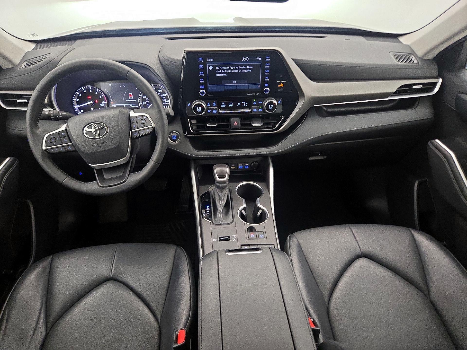 Thumbnail: 2022 Toyota Highlander - 9