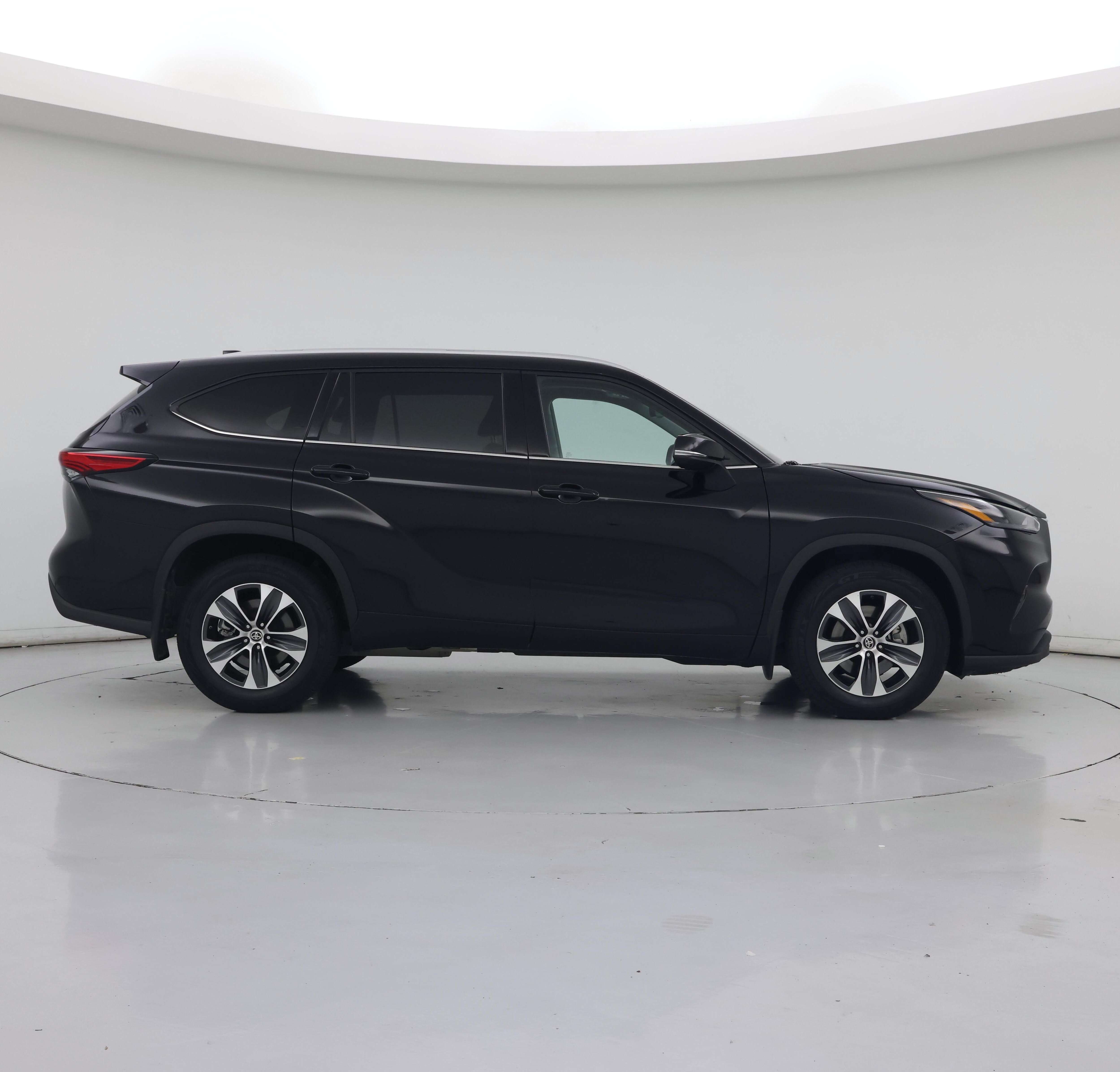Thumbnail: 2022 Toyota Highlander - 7