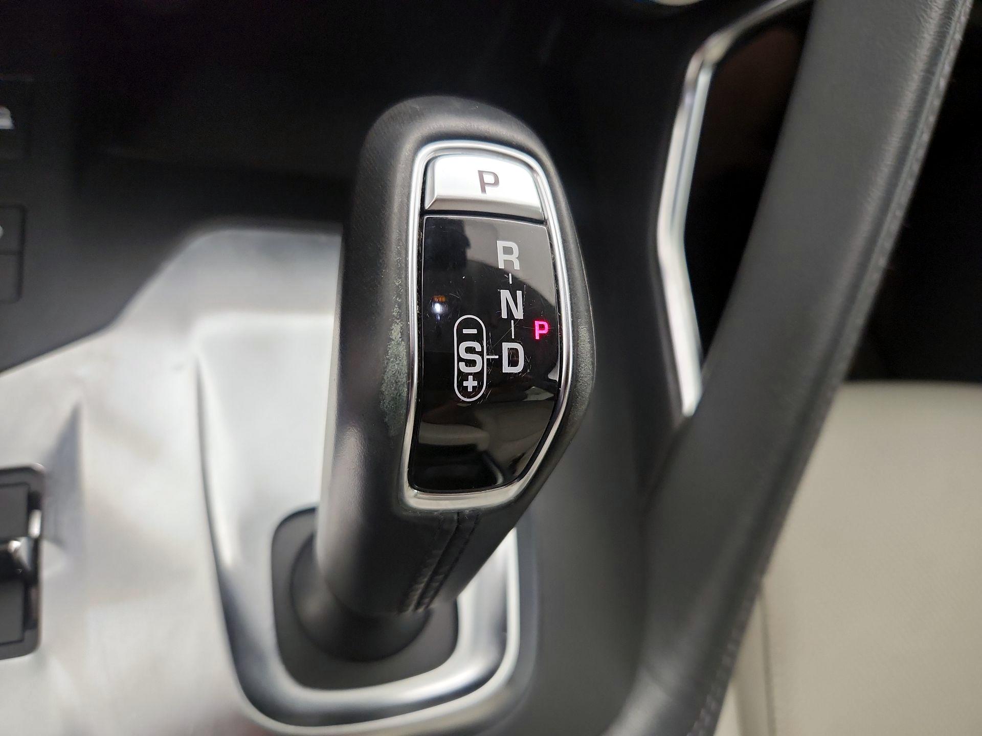 Thumbnail: 2020 Jaguar E-Pace - 17