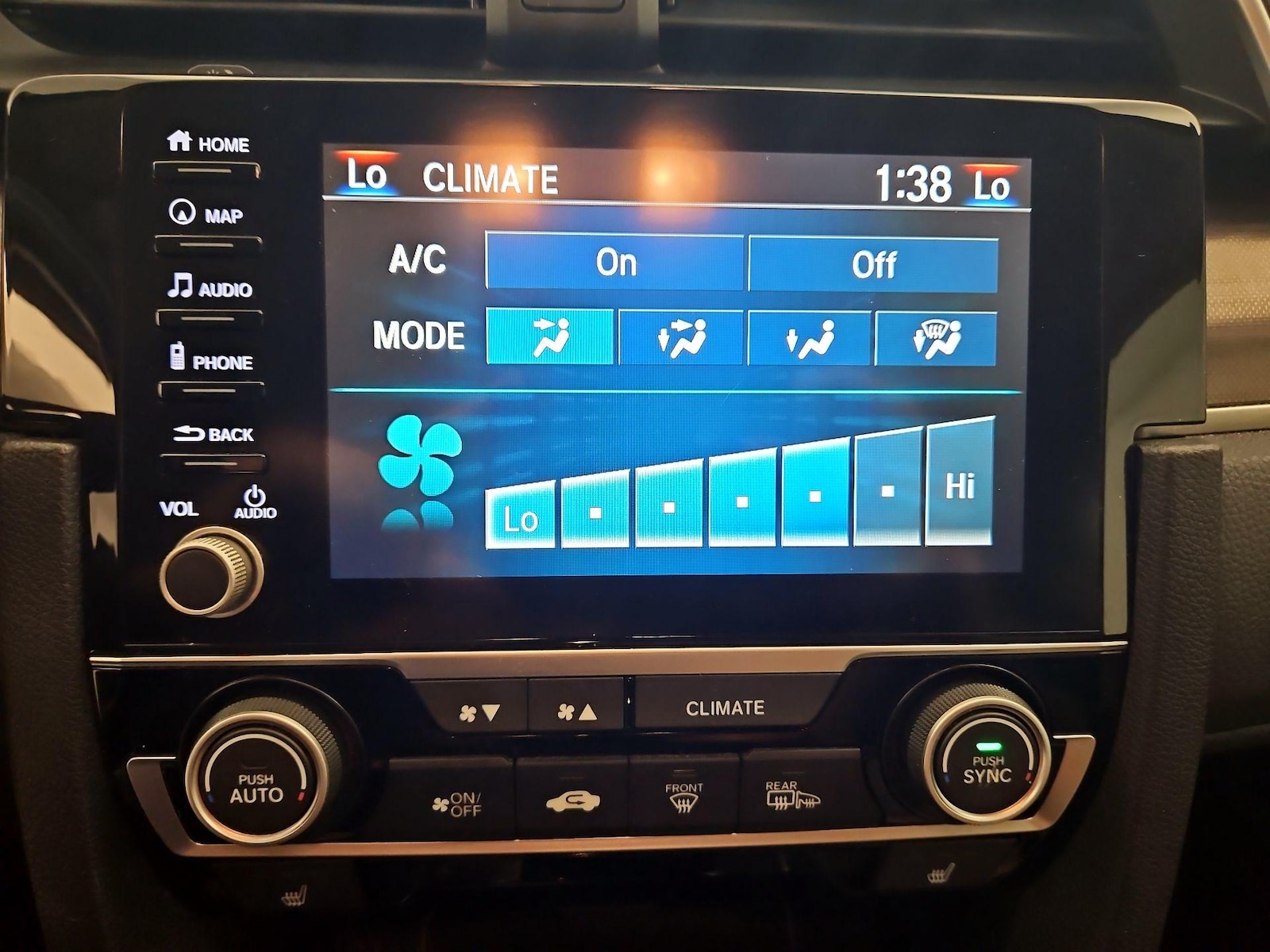 2019 Honda Civic Touring - Photo 18